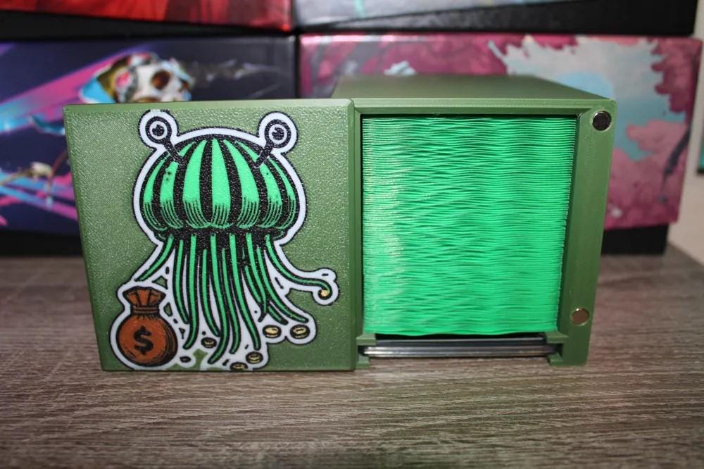 Gluntch, the Bestower - Magnetic Commander Showcase Deck Box