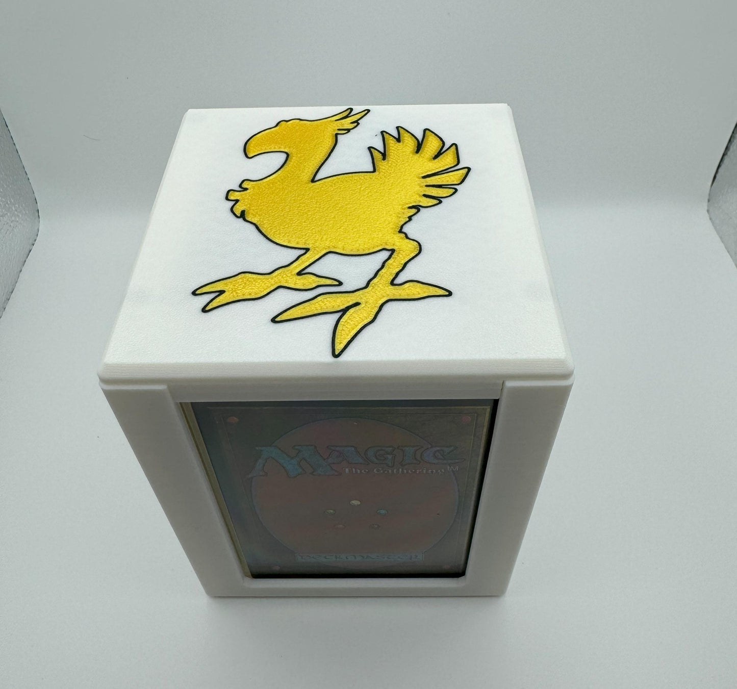 Golden Chocobo - Magnetic Commander Showcase Deck Box