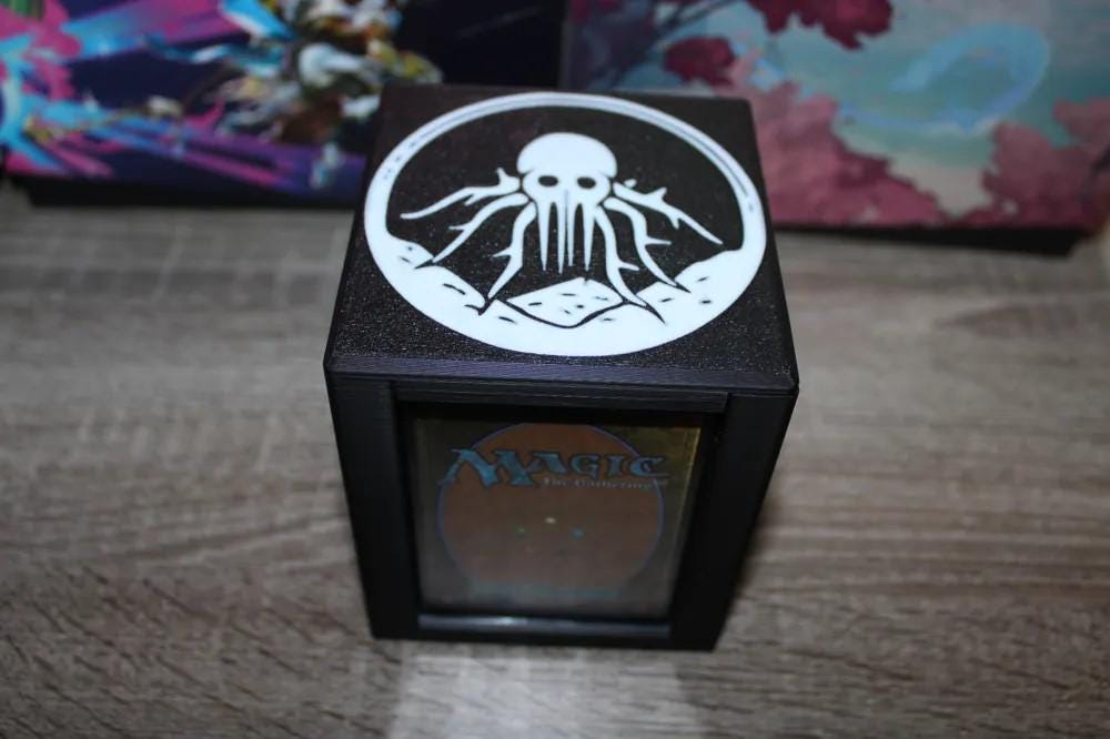 Eldritch Theme - Magnetic Commander Showcase Deck Box