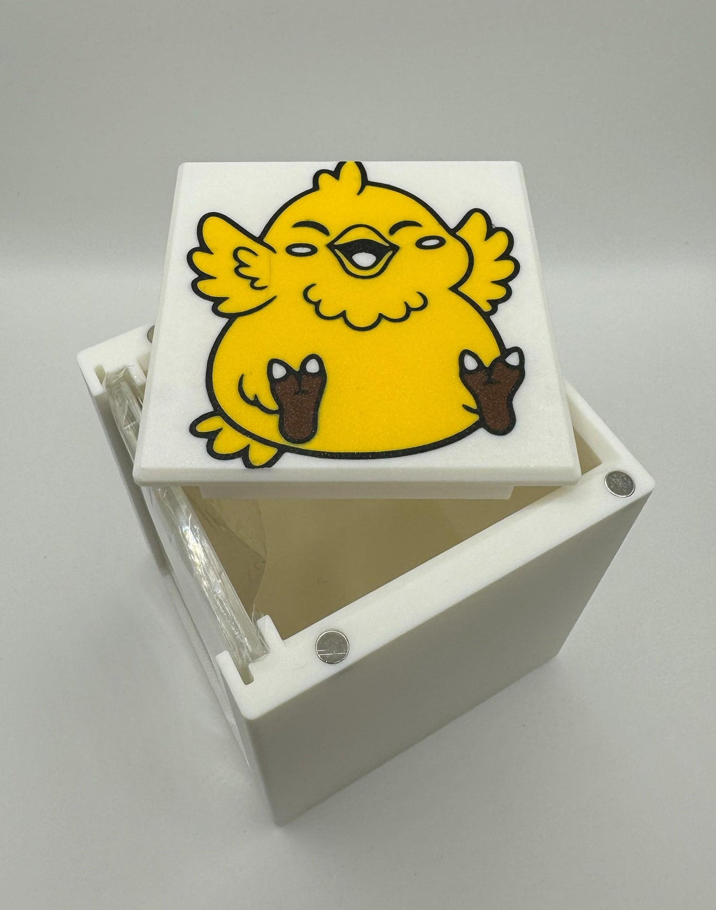 Fat Chocobo - Magnetic Commander Showcase Deck Box