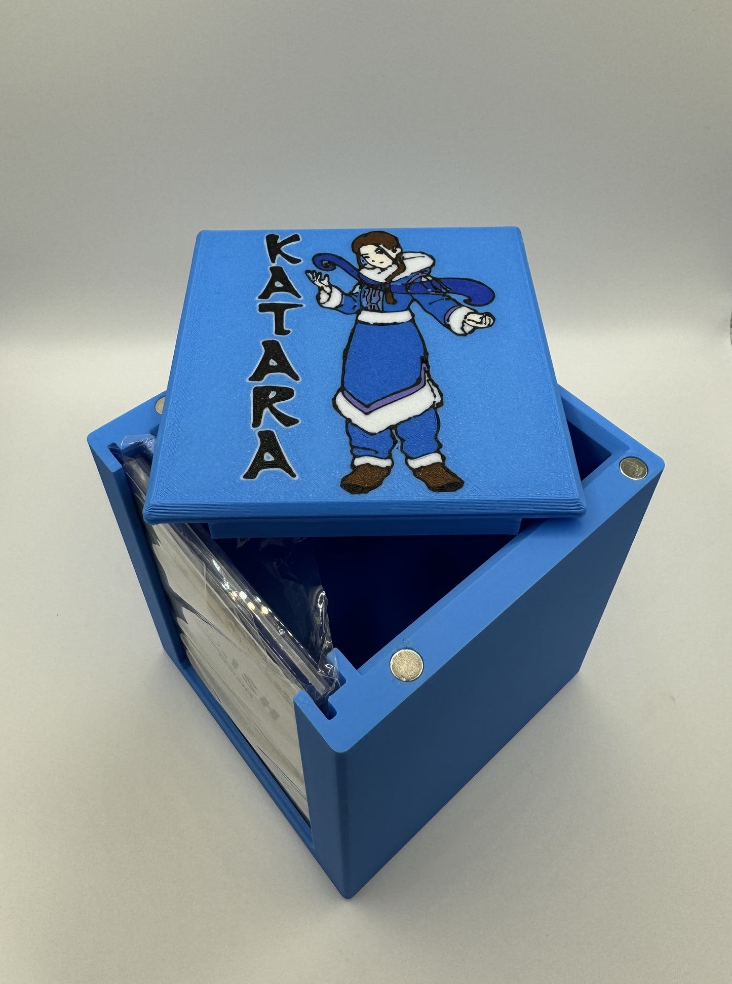 Water Bender - Magnetic Commander Showcase Deck Box