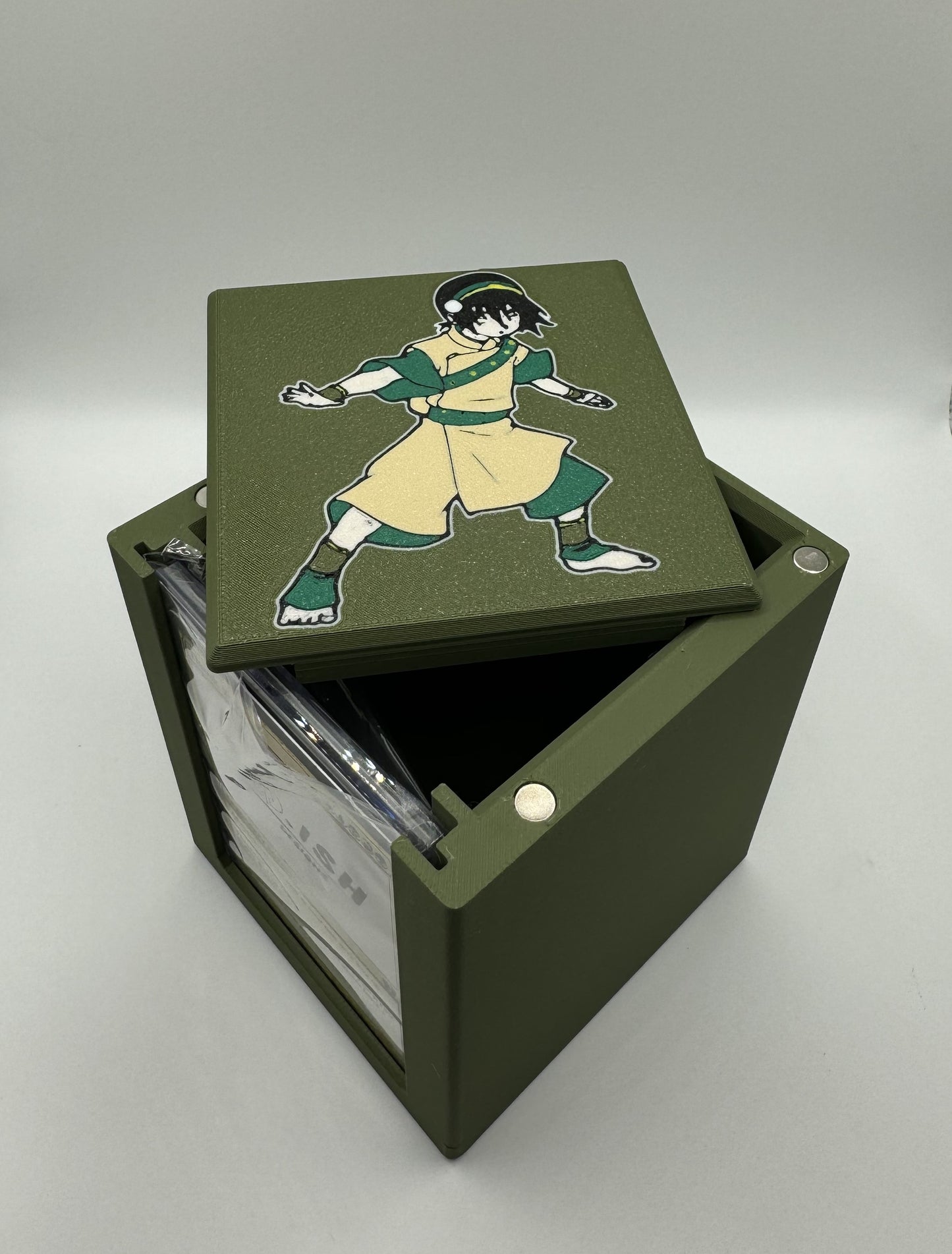 Earth Bender - Magnetic Commander Showcase Deck Box