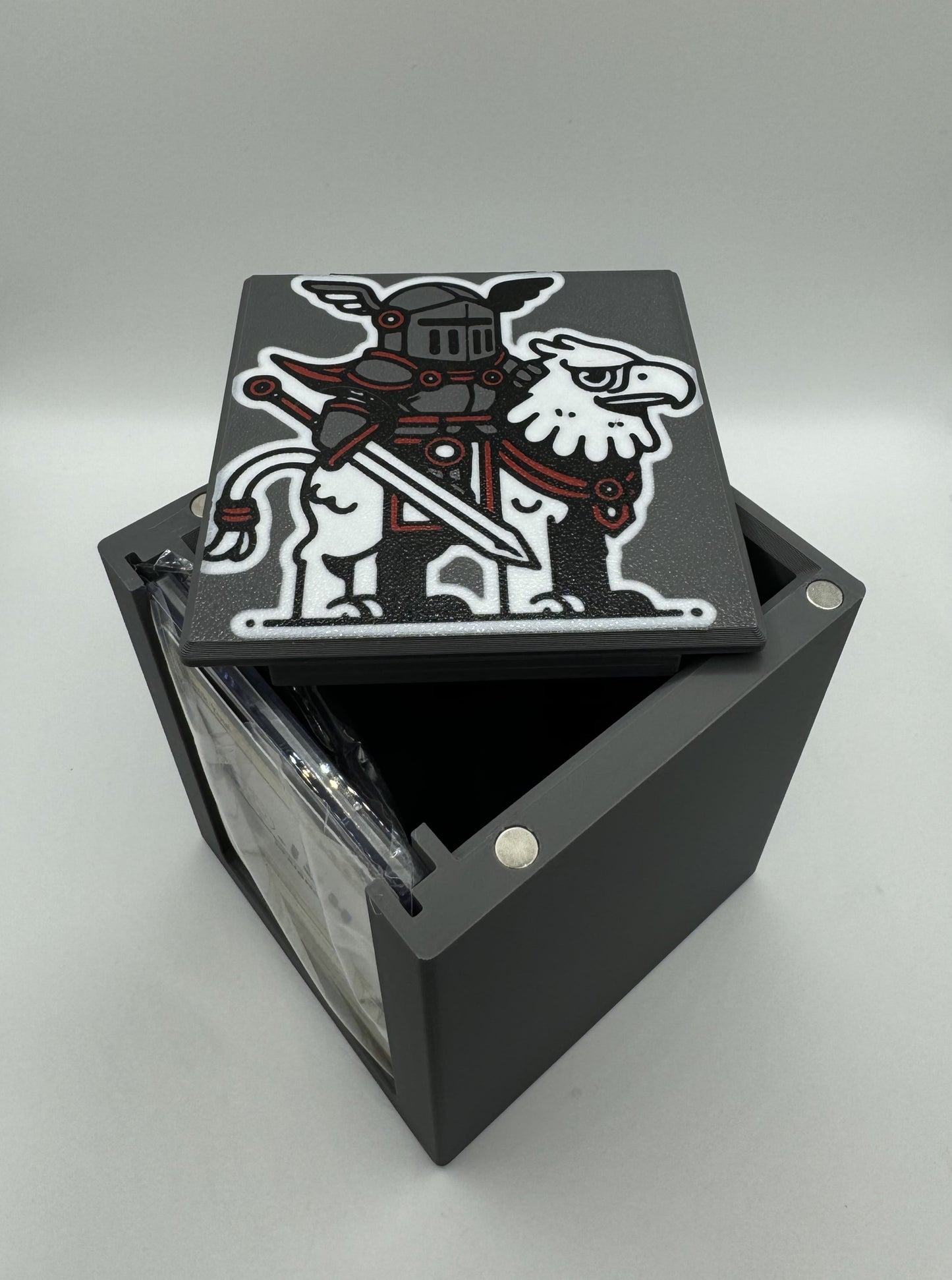 Sidar Jabari of Zhalfir - Magnetic Commander Showcase Deck Box