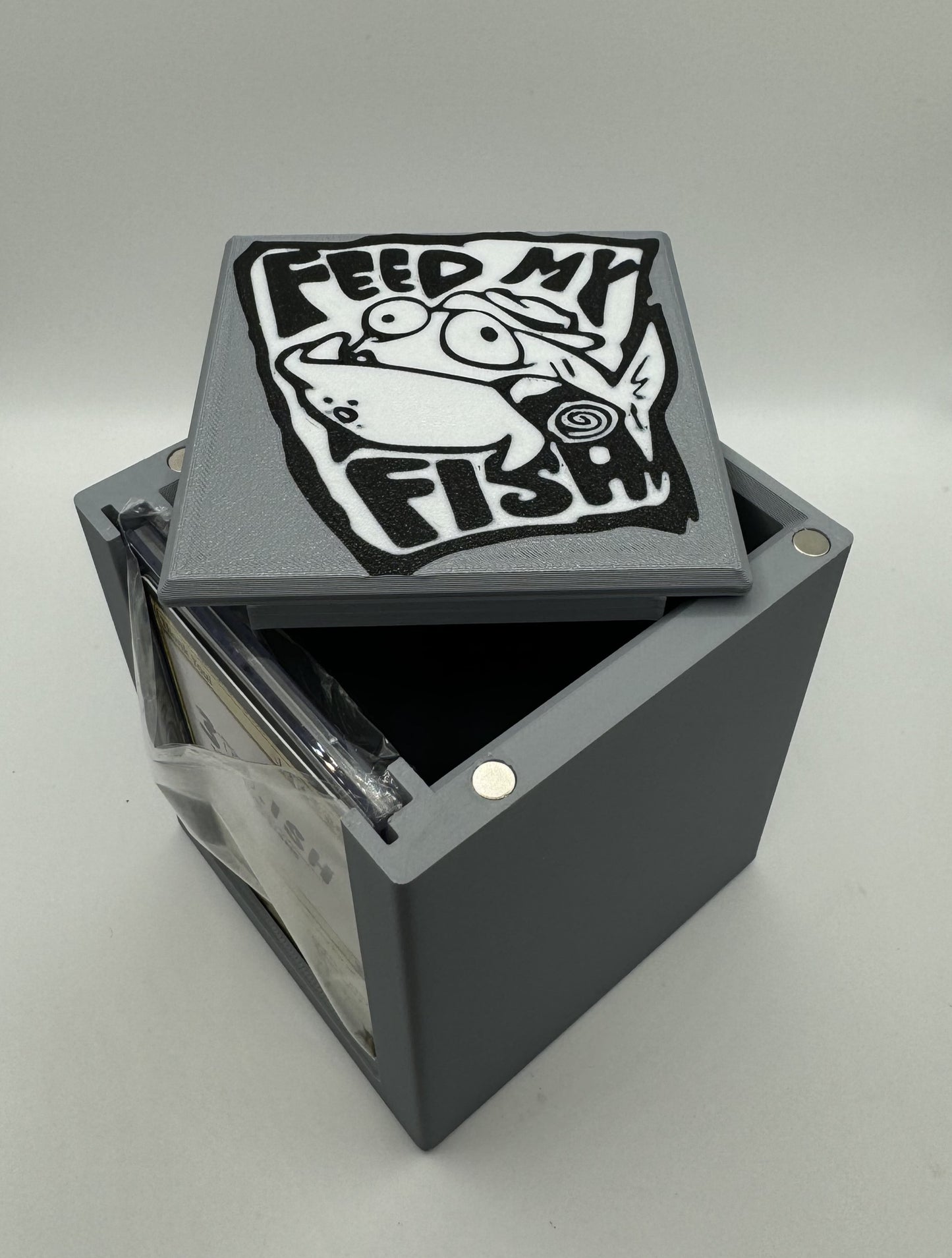 Fish Theme - Magnetic Commander Showcase Deck Box