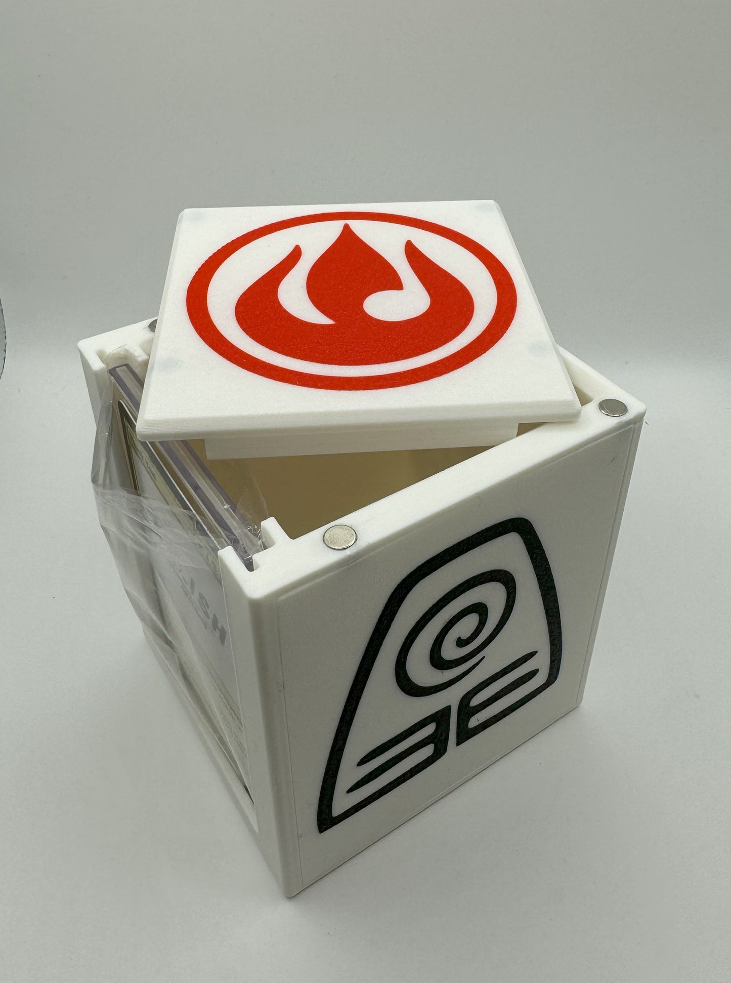 Nation Symbols - Magnetic Commander Showcase Deck Box