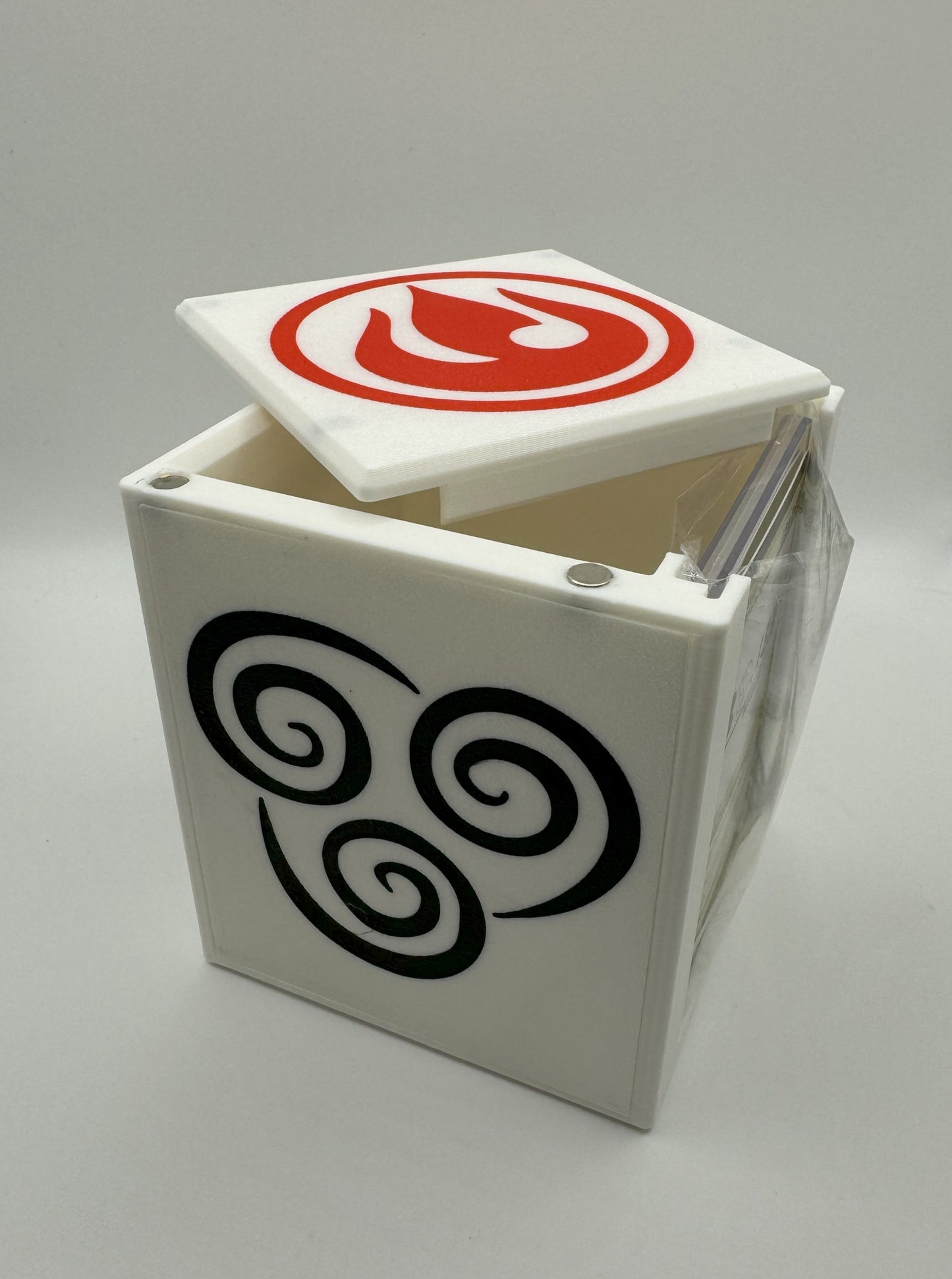 Nation Symbols - Magnetic Commander Showcase Deck Box