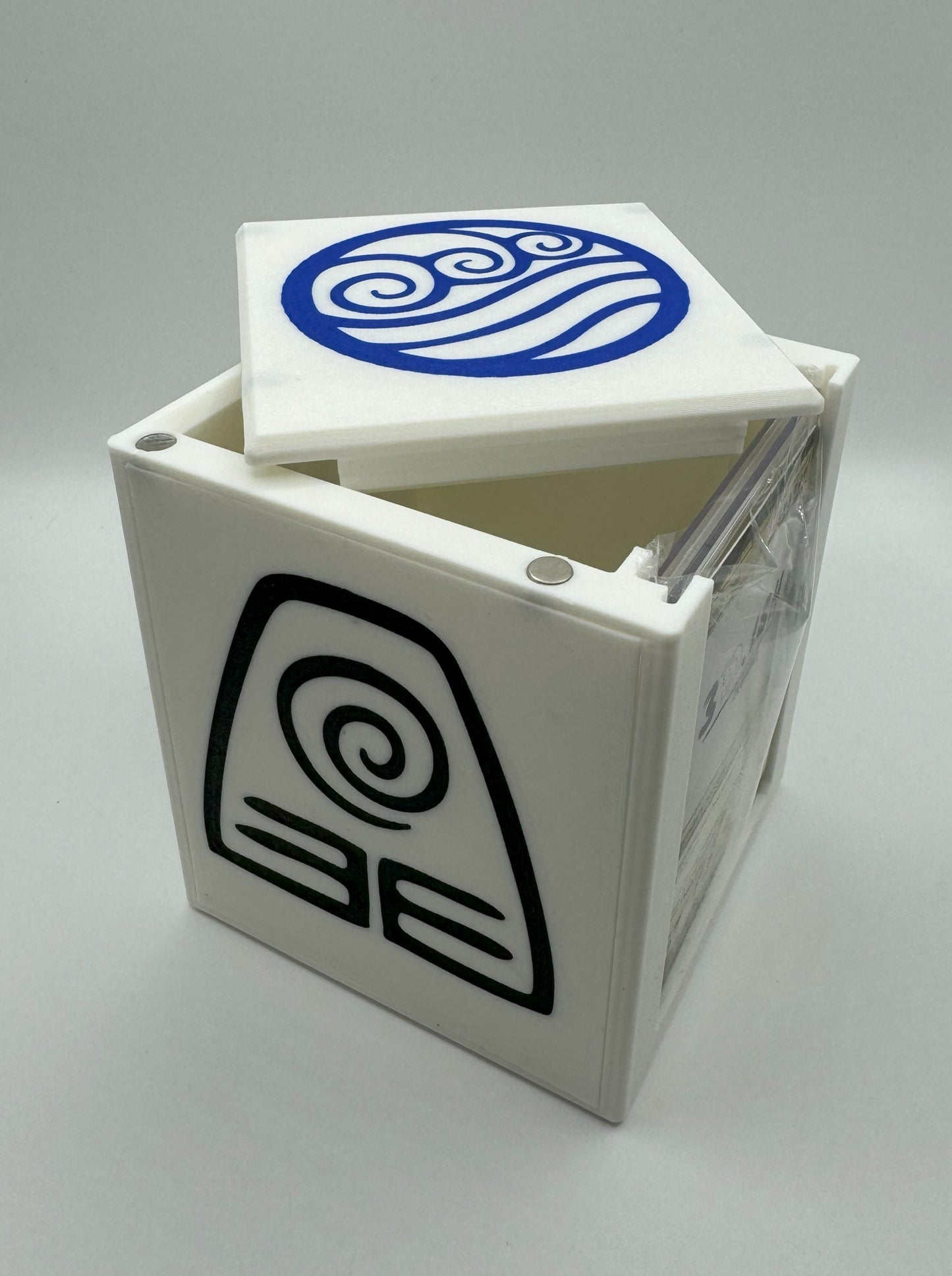 Nation Symbols - Magnetic Commander Showcase Deck Box