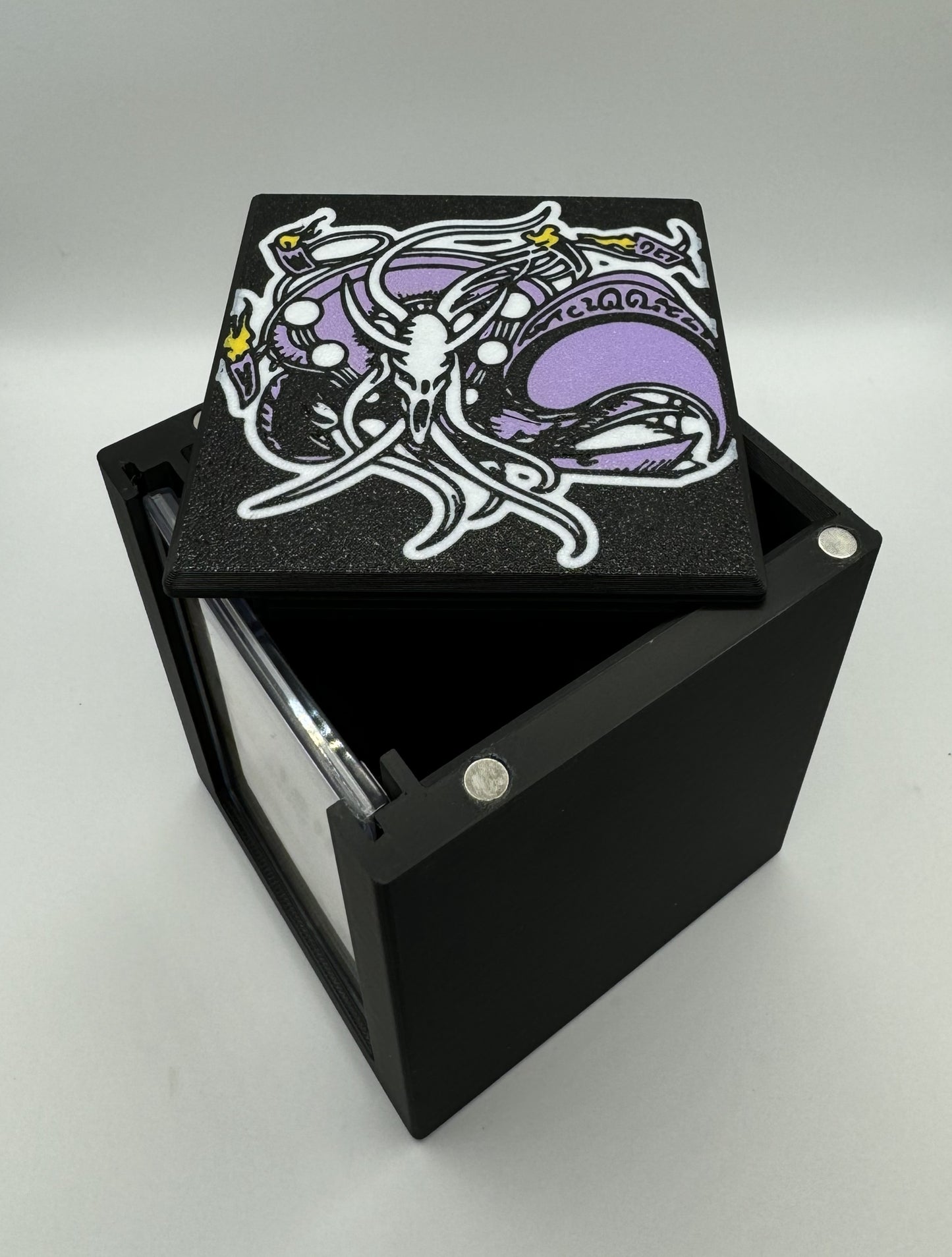 Horobi, Death's Wail - Magnetic Commander Showcase Deck Box