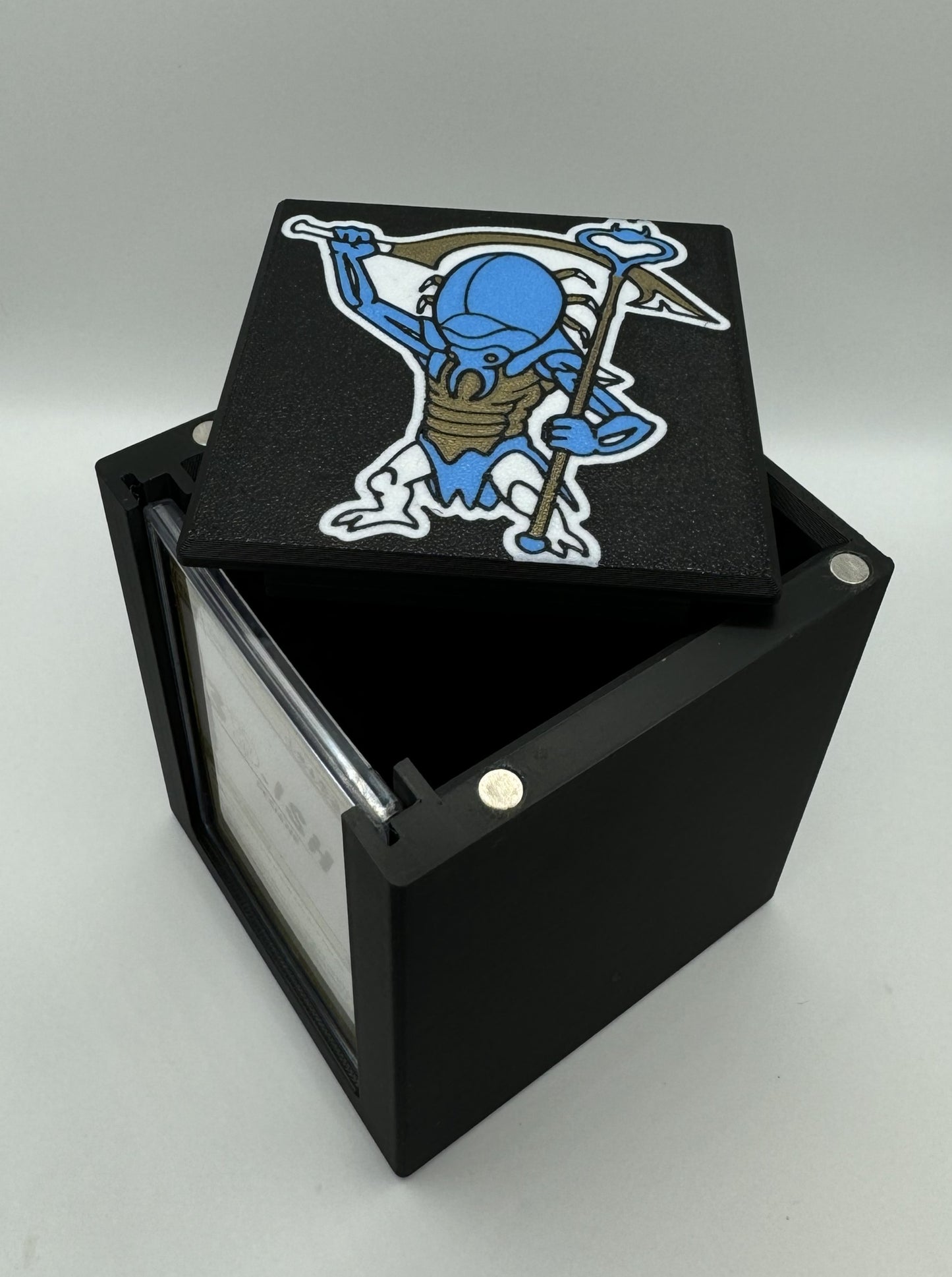 Scarab God - Magnetic Commander Showcase Deck Box