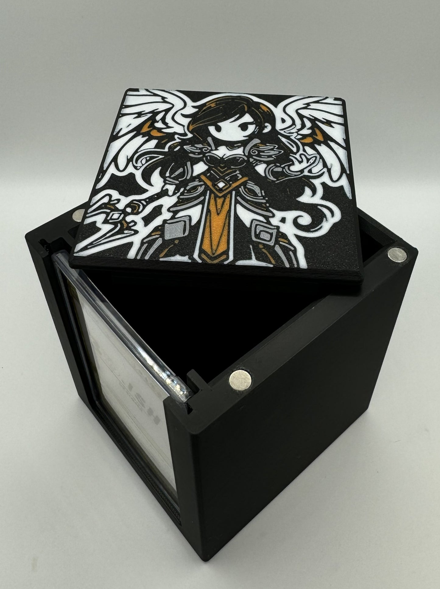 Liesa, Shroud of Dusk - Magnetic Commander Showcase Deck Box