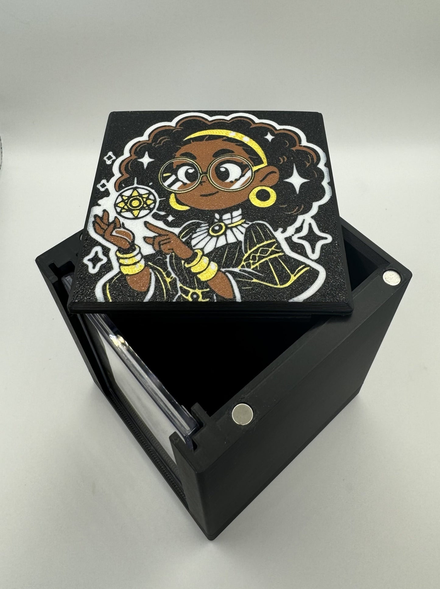 Zimone - Magnetic Commander Showcase Deck Box