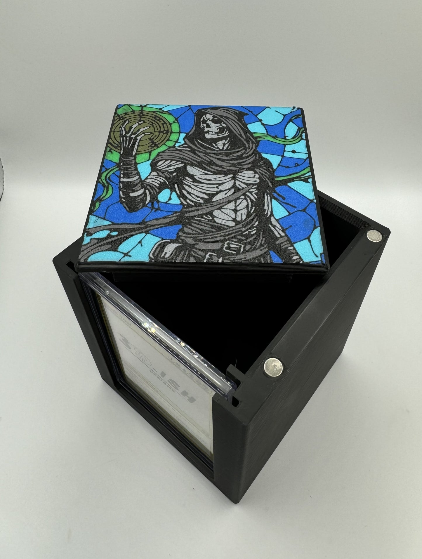 Ratadrabik of Urborg - Magnetic Commander Showcase Deck Box
