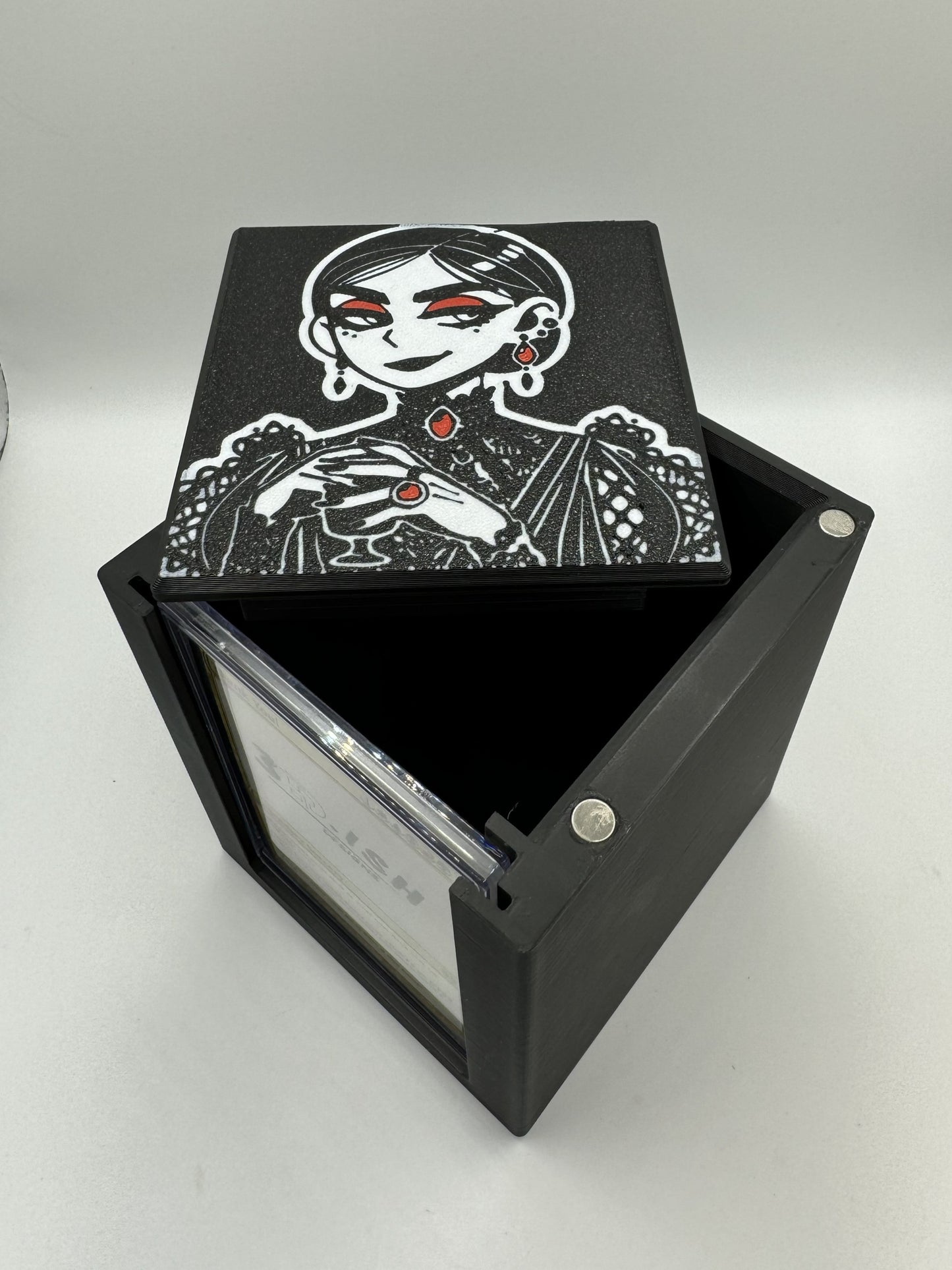 Marchesa, the Black Rose - Magnetic Commander Showcase Deck Box