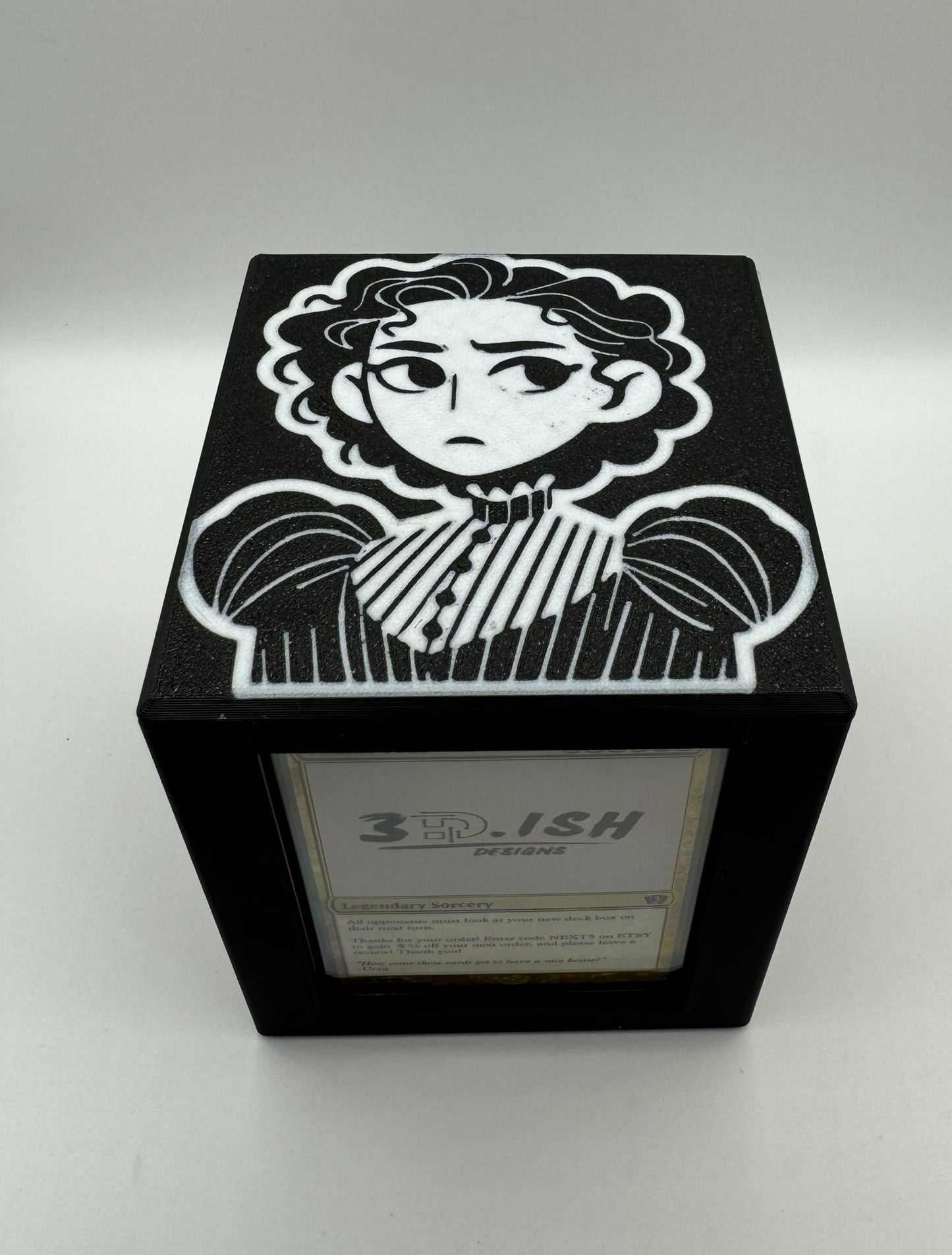 Marina Vendrell - Magnetic Commander Showcase Deck Box