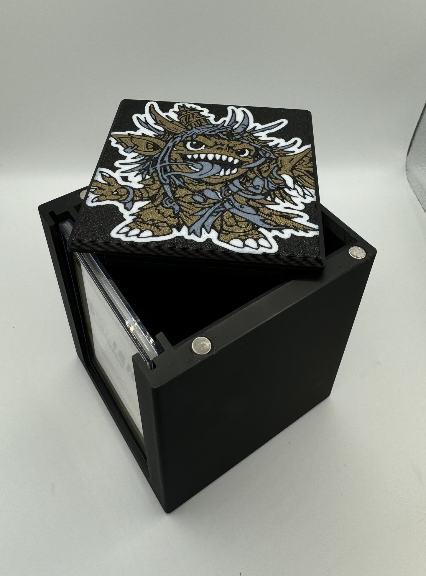 Auntie Ool, Cursewretch - Magnetic Commander Showcase Deck Box