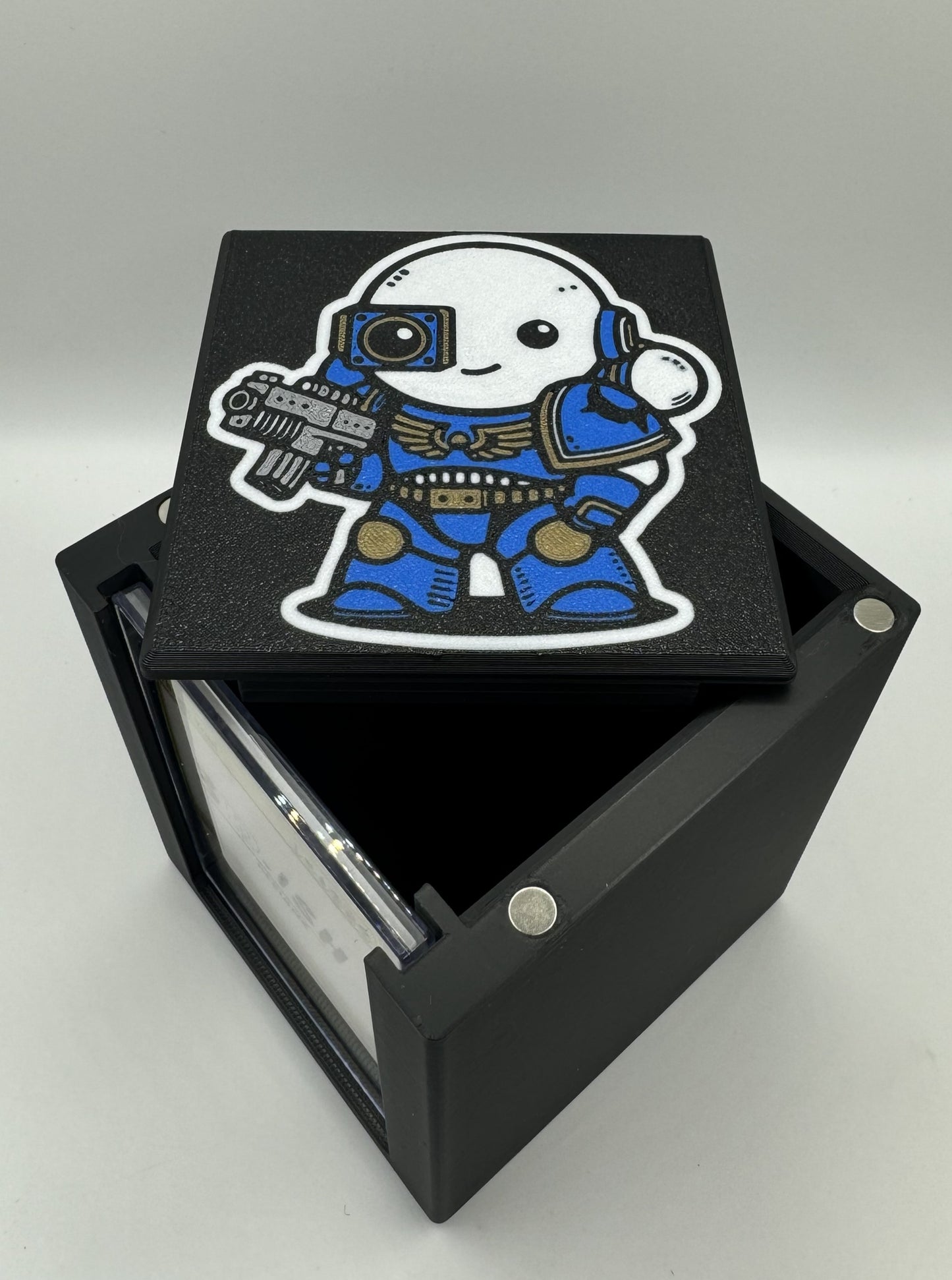 Marneus Calgar / Space Marine Theme - Magnetic Commander Showcase Deck Box
