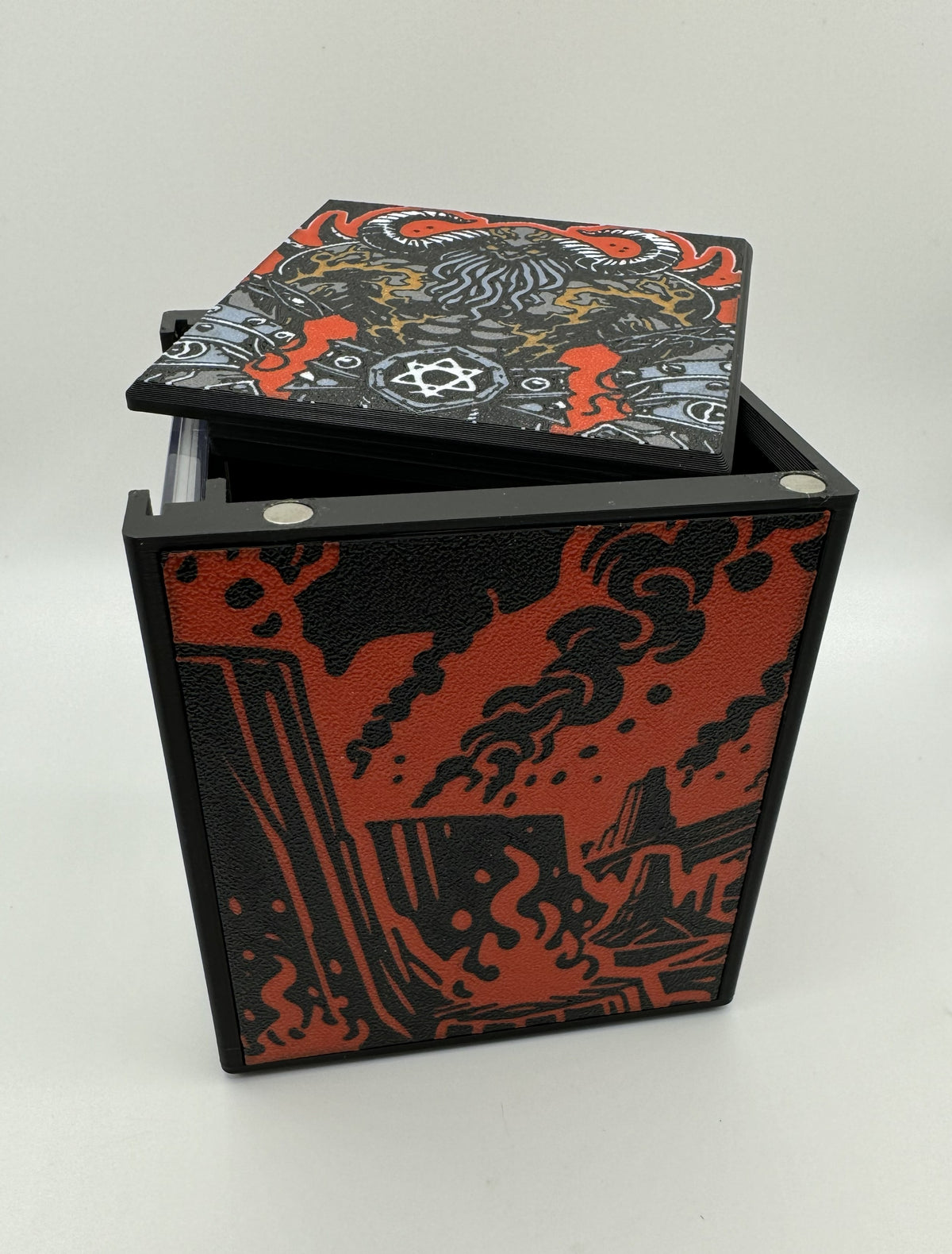 Kardur, Doomscourge - Magnetic Commander Showcase Deck Box