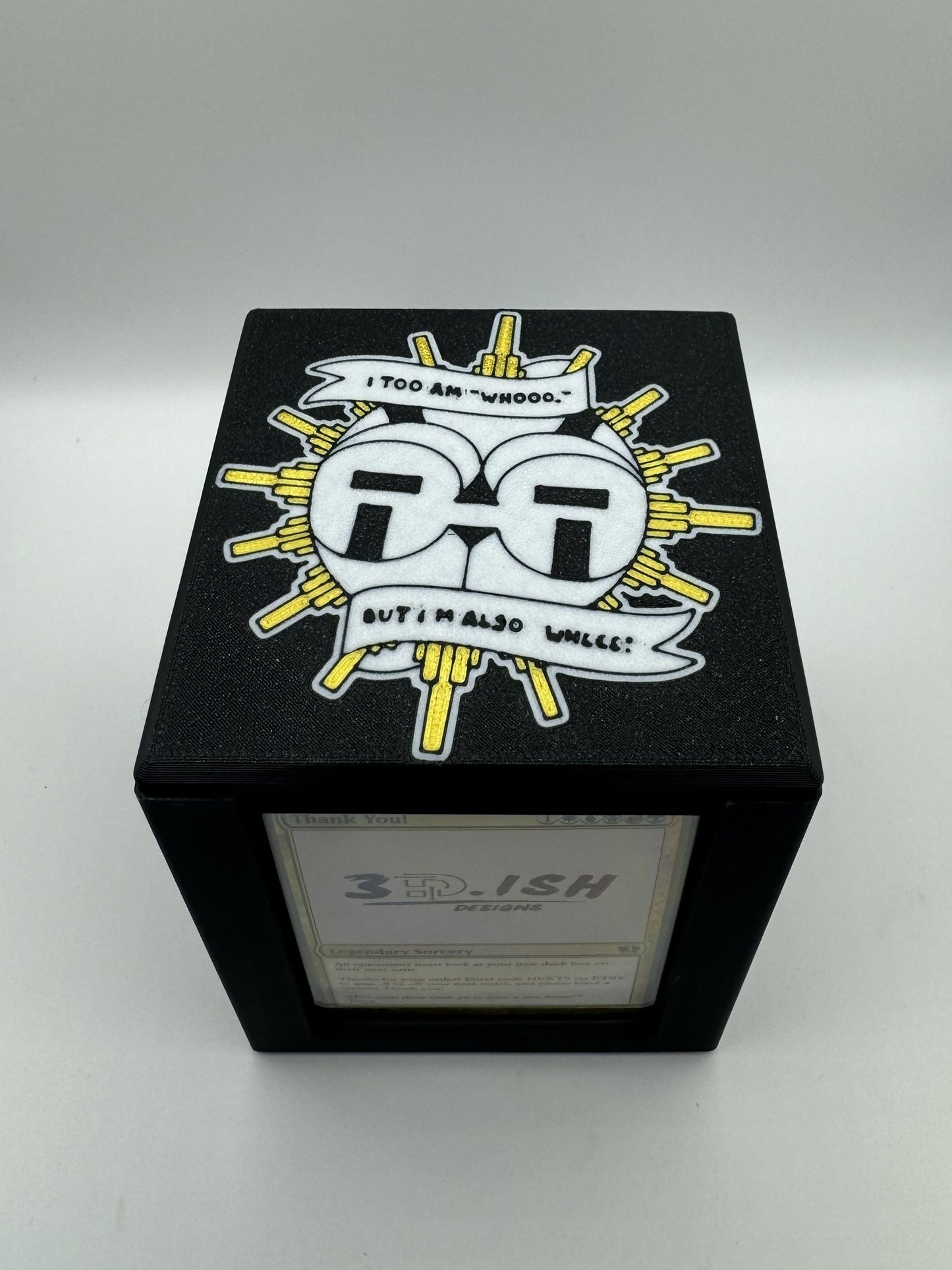 Esquie - Magnetic Commander Showcase Deck Box