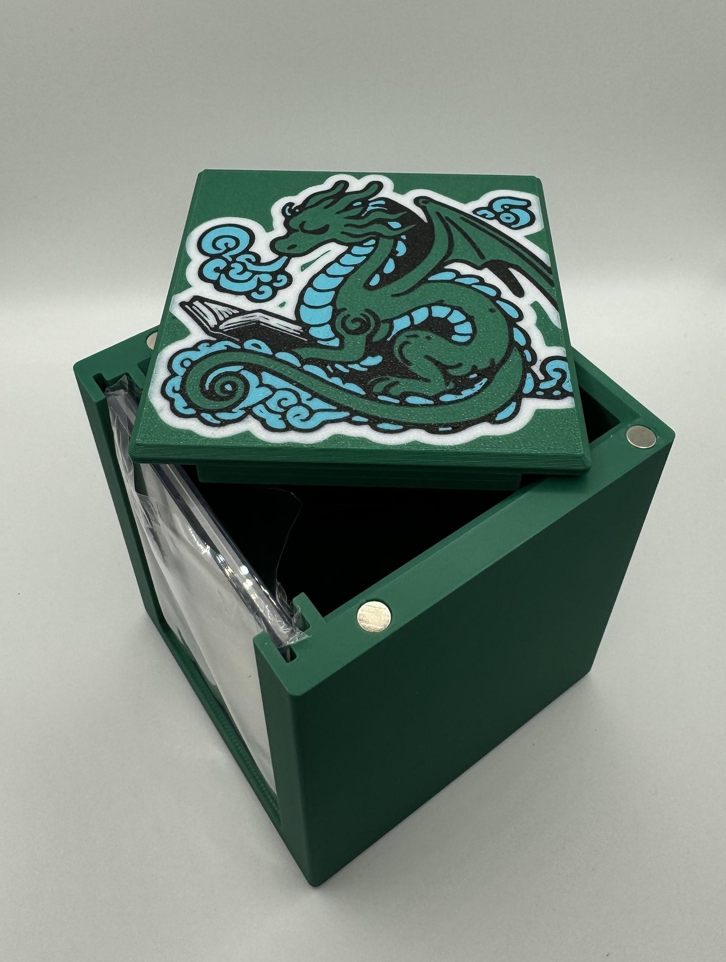 Miirym, Sentinel Wyrm - Magnetic Commander Showcase Deck Box