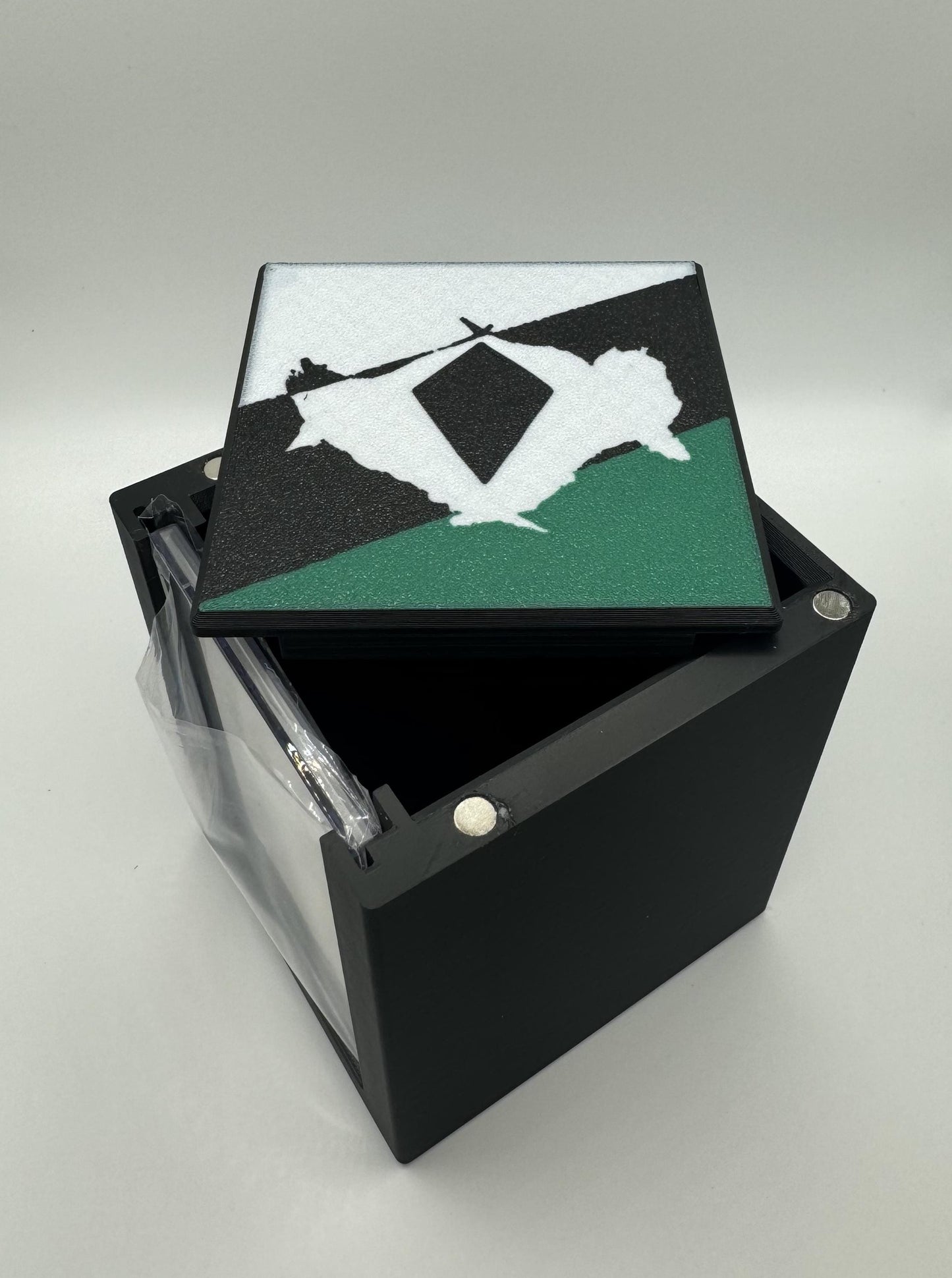 Abzan Clan - Magnetic Commander Showcase Deck Box