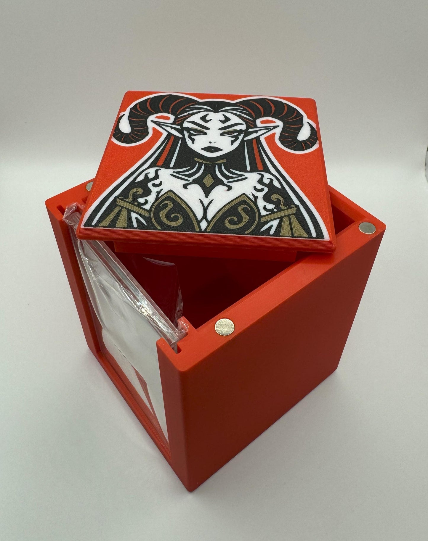 Judith, Carnage Connoisseur - Magnetic Commander Showcase Deck Box