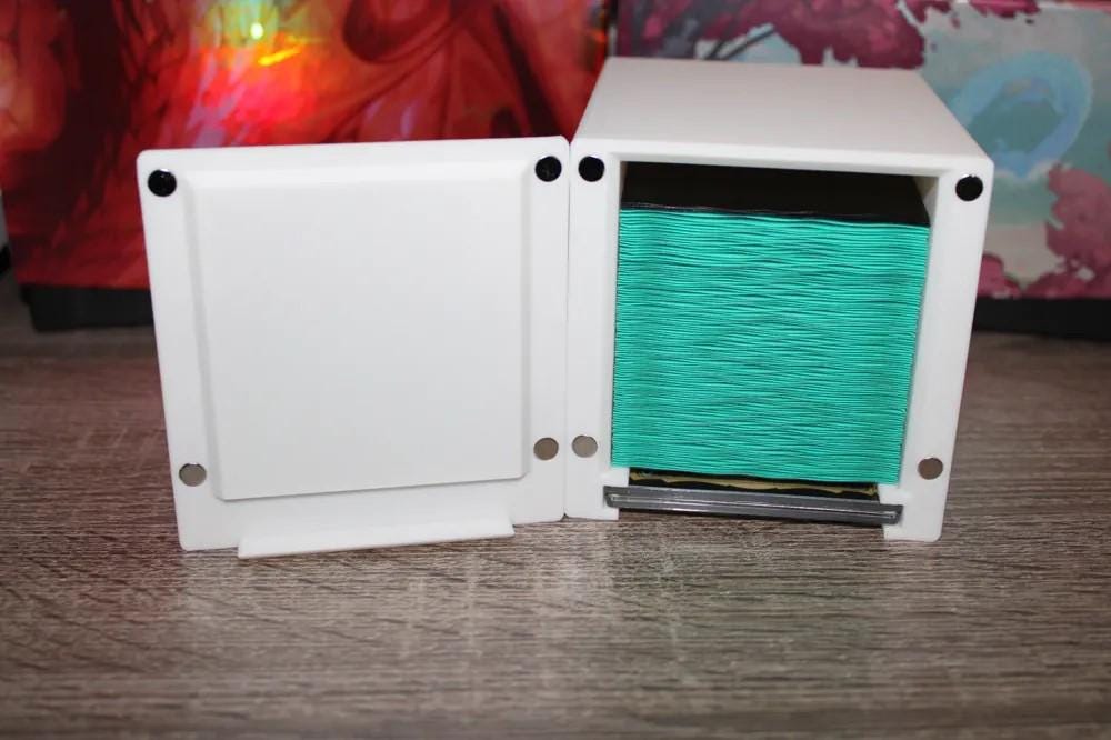 The Mimeoplasm - Magnetic Commander Showcase Deck Box