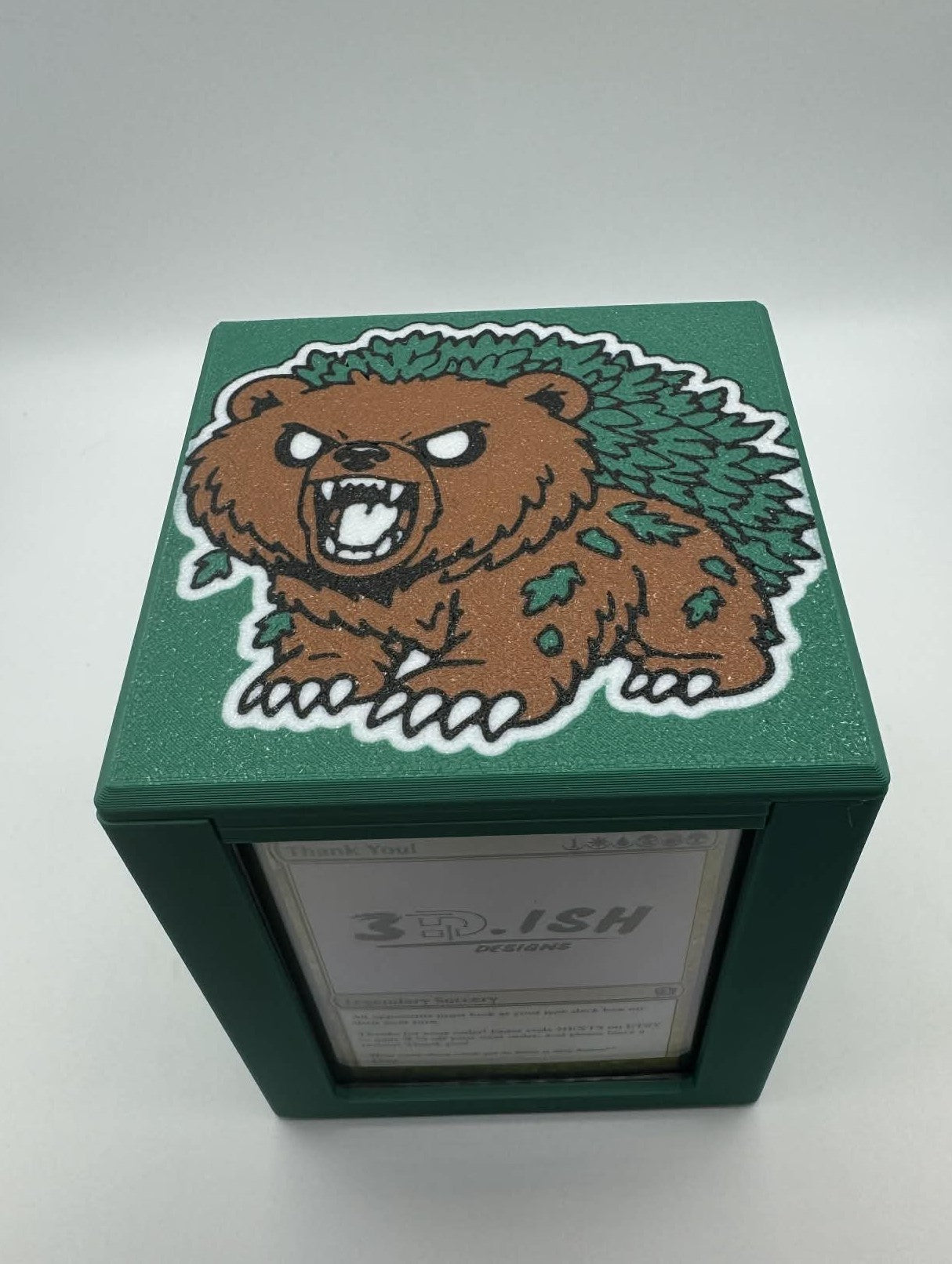 Lumra, Bellow of the Woods - Magnetic Commander Showcase Deck Box