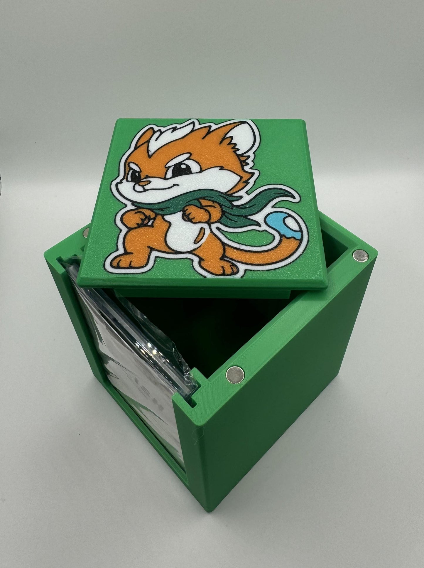 Loot, Key to Everything - Magnetic Commander Showcase Deck Box