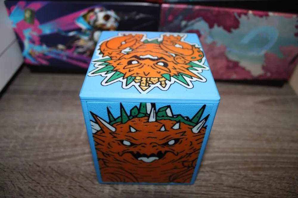 Charix, the Raging Isle - Magnetic Commander Showcase Deck Box