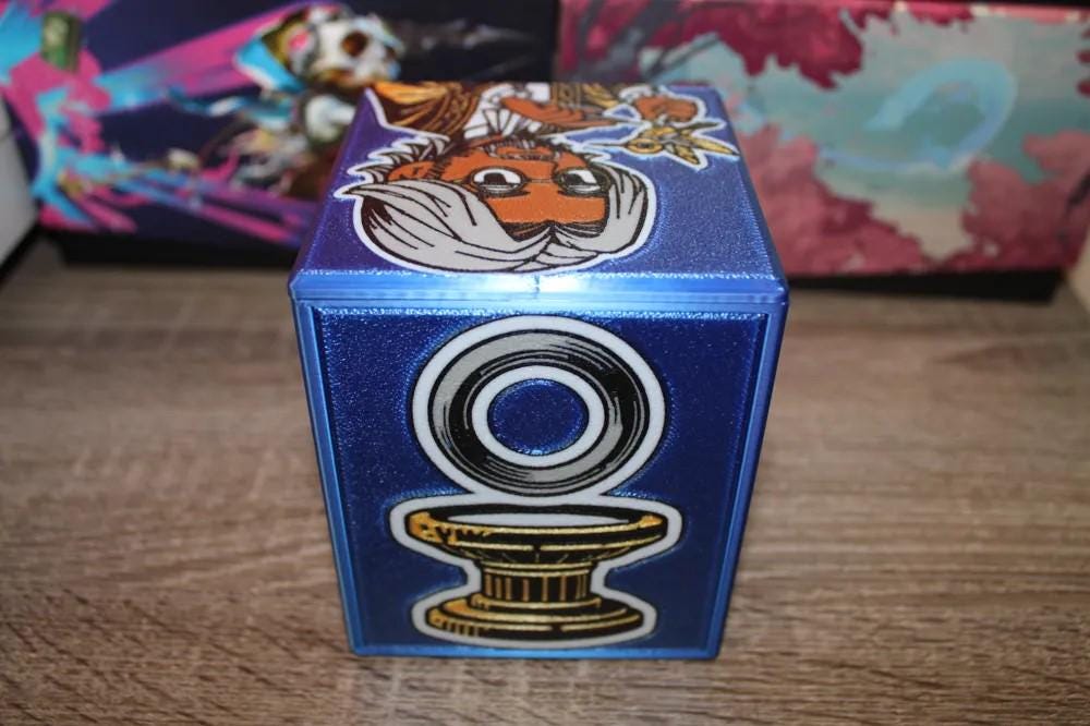 Sai, Master Thopterist - Magnetic Commander Showcase Deck Box