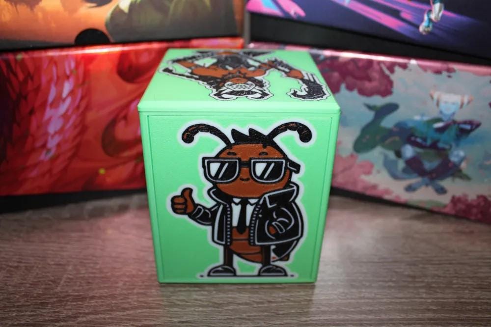 Izoni - Magnetic Commander Showcase Deck Box