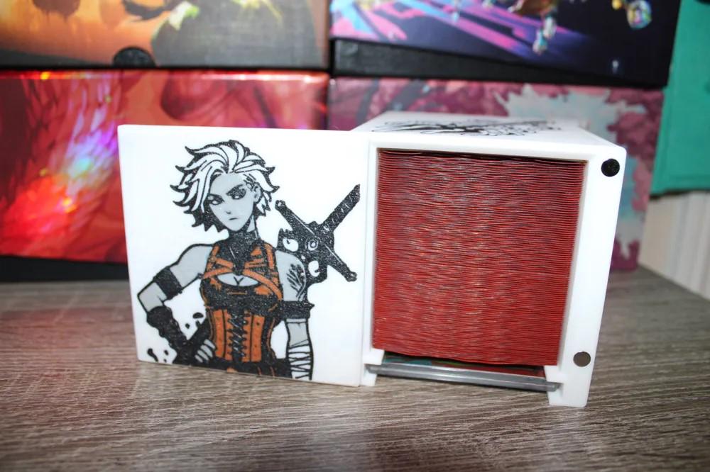 Nahiri, Forged in Fury - Magnetic Commander Showcase Deck Box