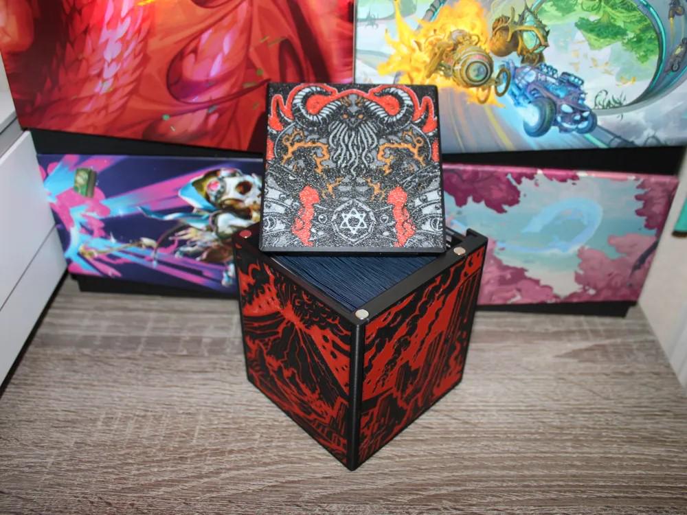 Kardur, Doomscourge - Magnetic Commander Showcase Deck Box