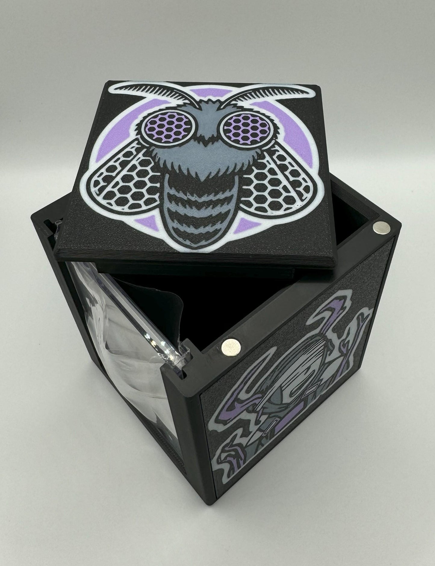 The Wise Mothman - Magnetic Commander Showcase Deck Box