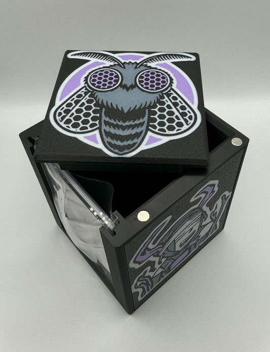 The Wise Mothman - Magnetic Commander Showcase Deck Box