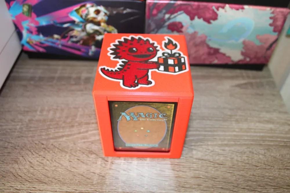 Yurlock of Scorch Thrash - Magnetic Commander Showcase Deck Box