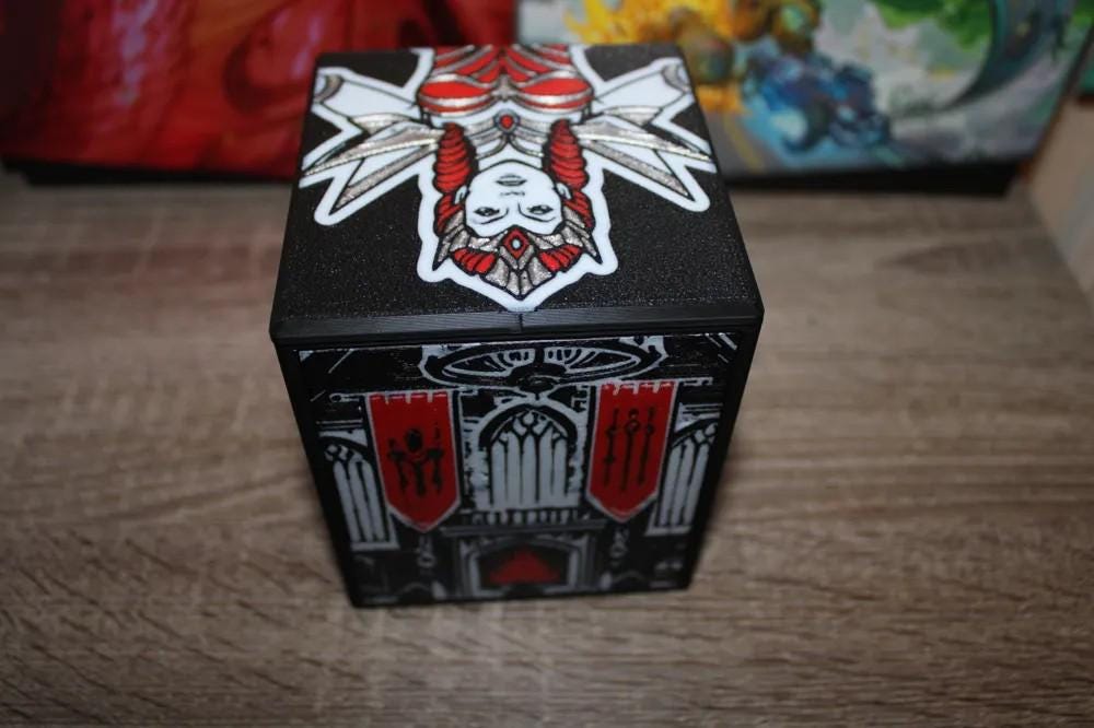 Oliva Voldaren // Oliva, Crimson Bride - Magnetic Commander Showcase Deck Box