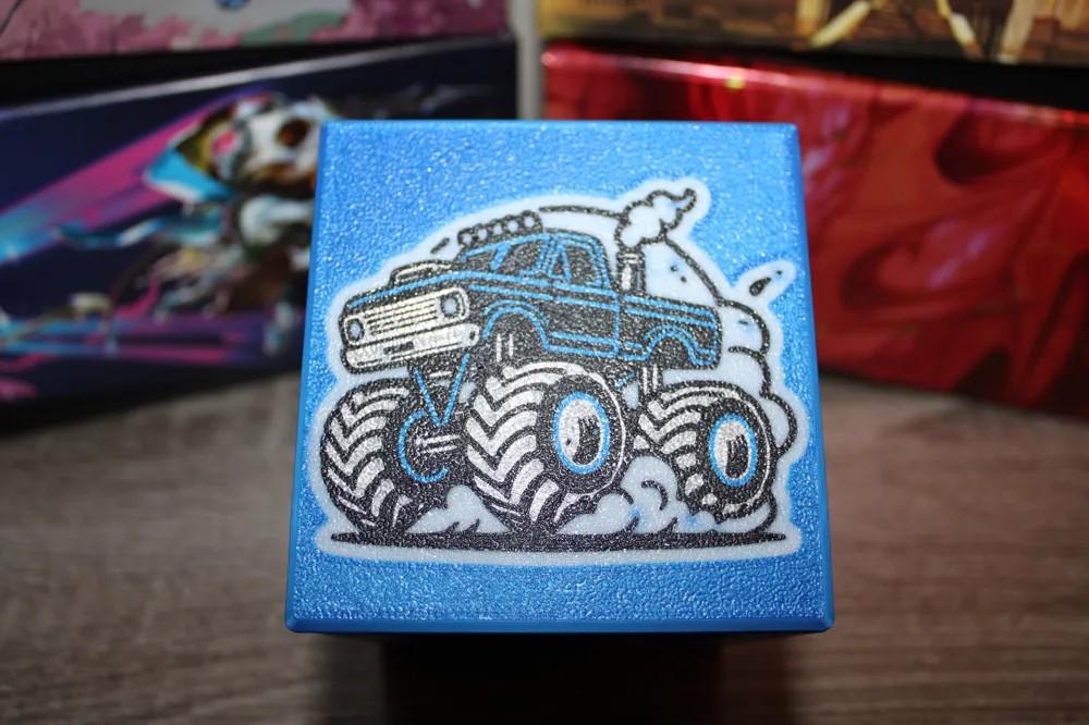 Vehicles Theme - Magnetic Commander Showcase Deck Box