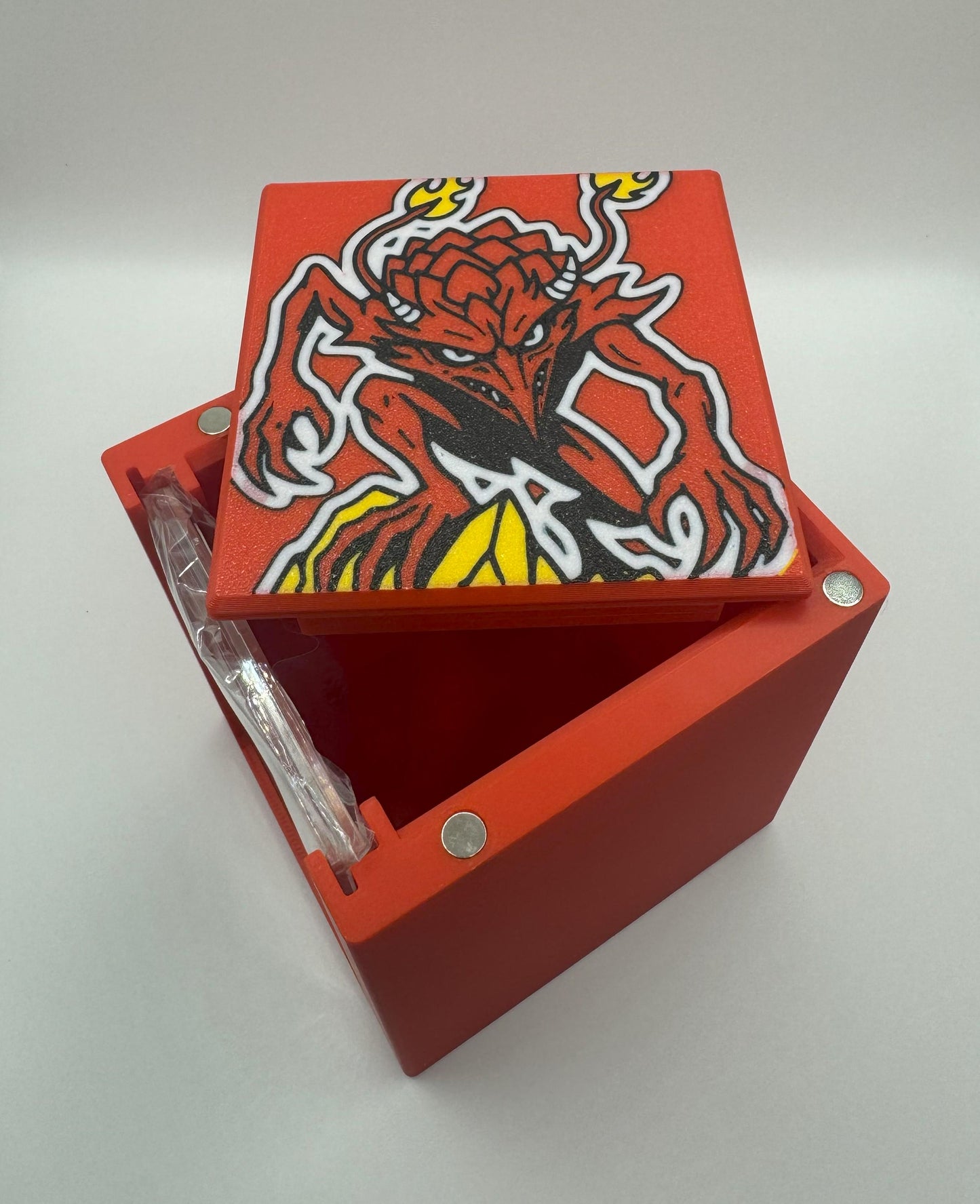 Kiki-Jiki, Mirror Breaker - Magnetic Commander Showcase Deck Box