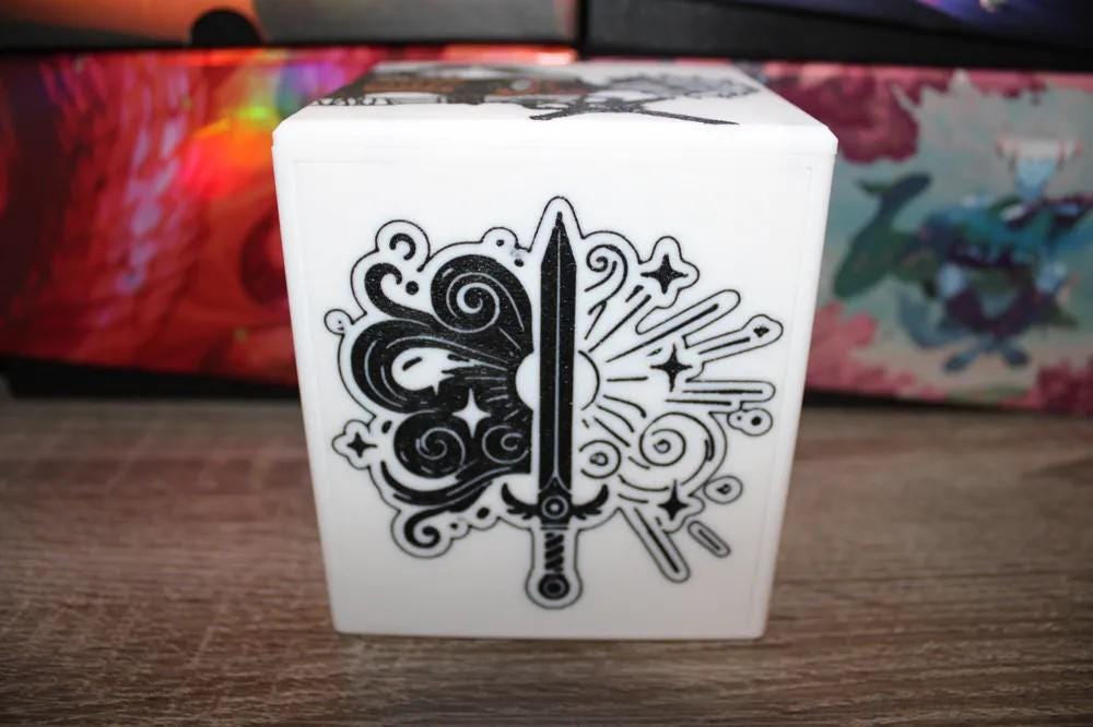 Nahiri, Forged in Fury - Magnetic Commander Showcase Deck Box