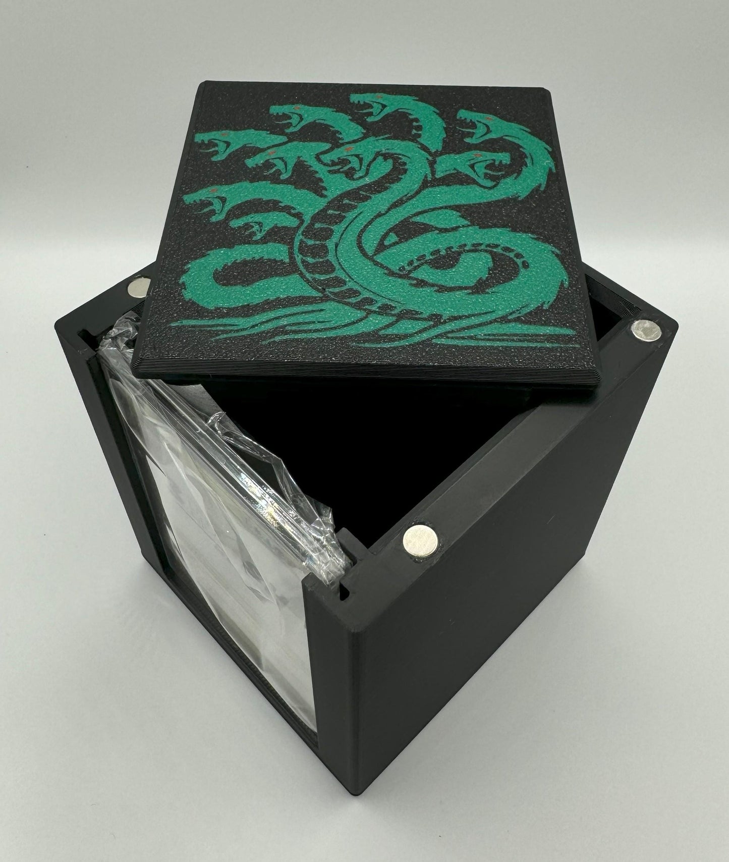 Hydra Theme - Magnetic Commander Showcase Deck Box