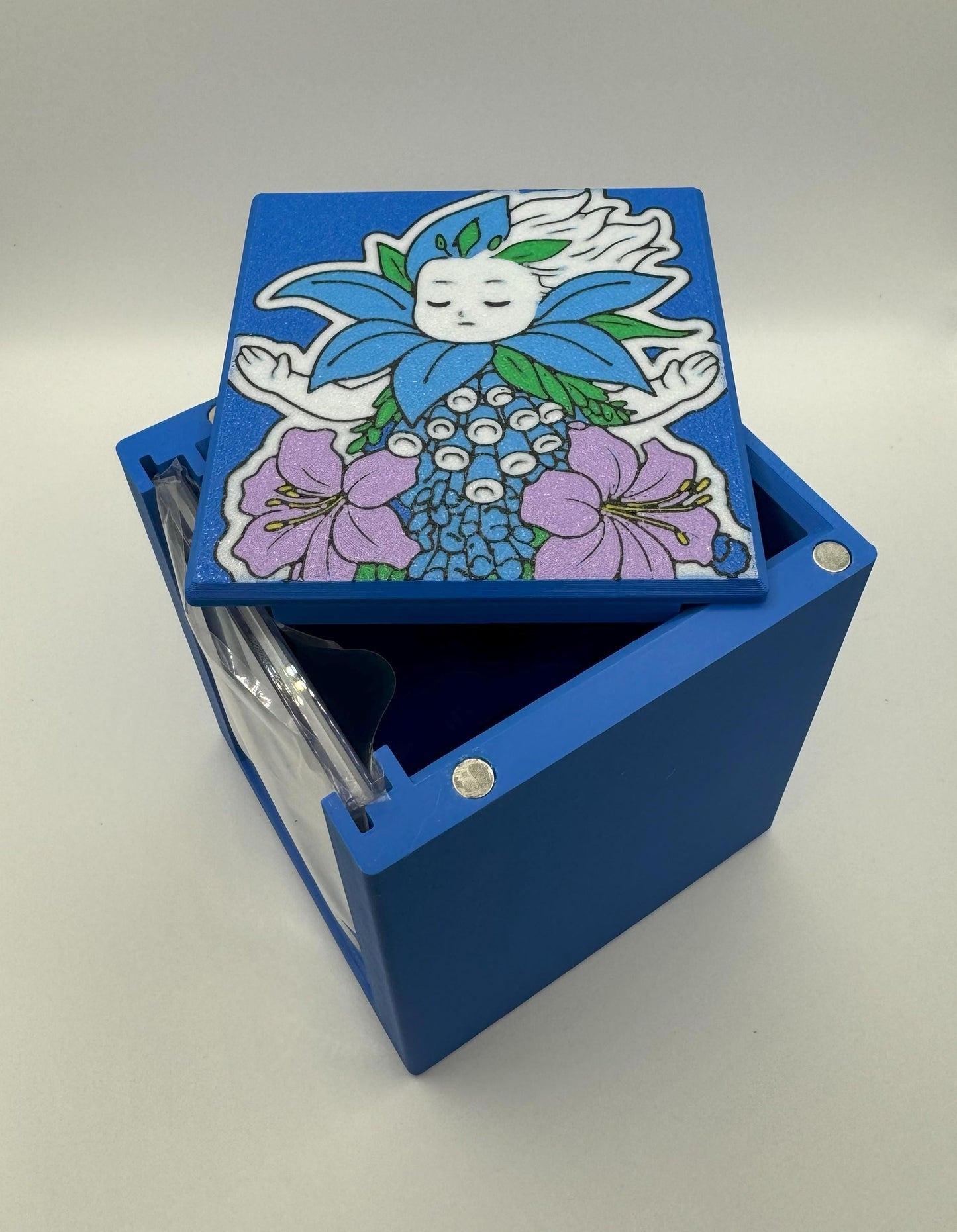 Oona, Queen of the Fae - Magnetic Commander Showcase Deck Box