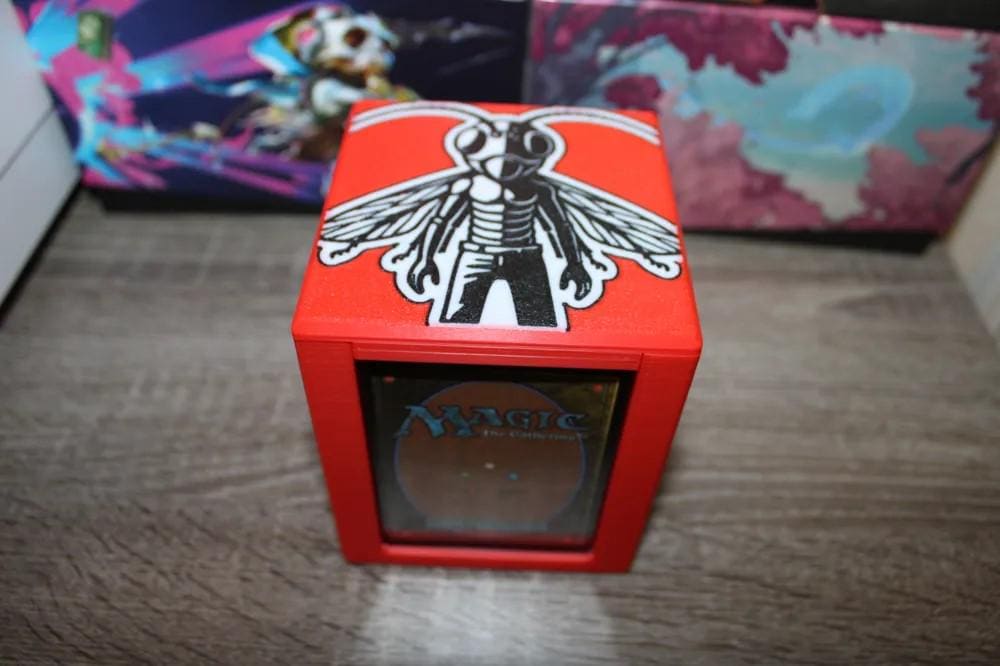 The Locust God - Magnetic Commander Showcase Deck Box