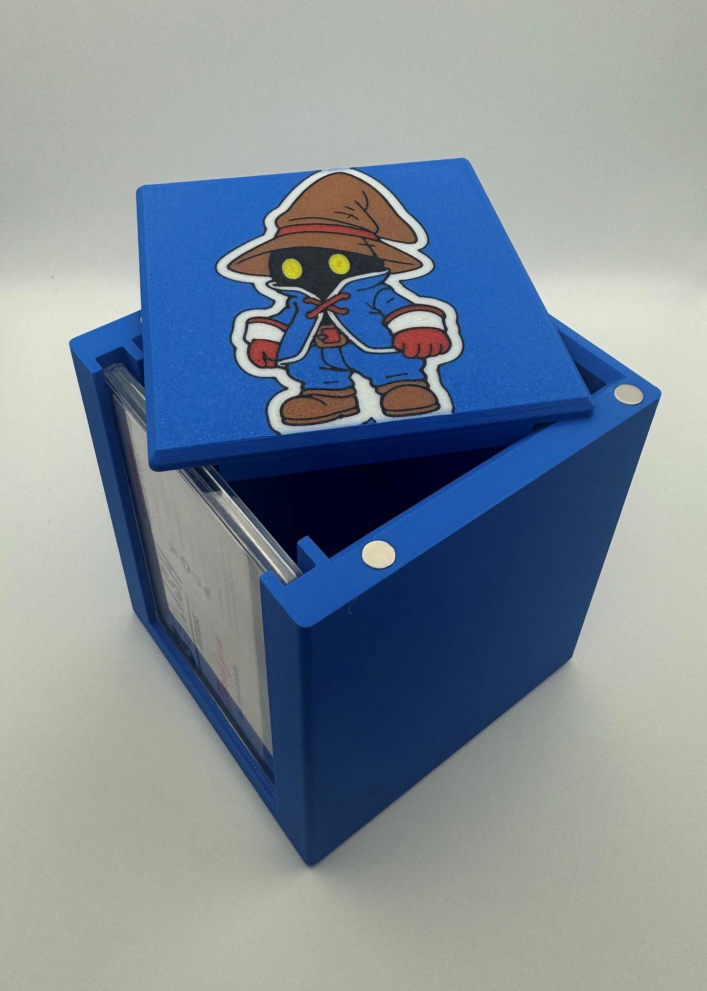 Vivi Ornitier - Magnetic Commander Showcase Deck Box