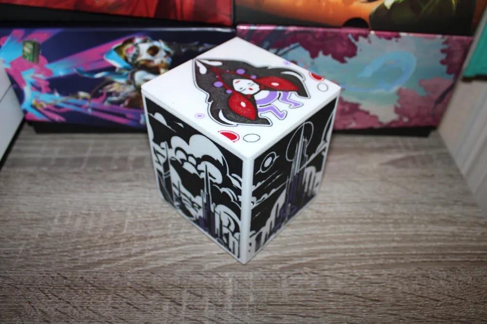 Sharuum the Hegemon - Magnetic Commander Showcase Deckbox