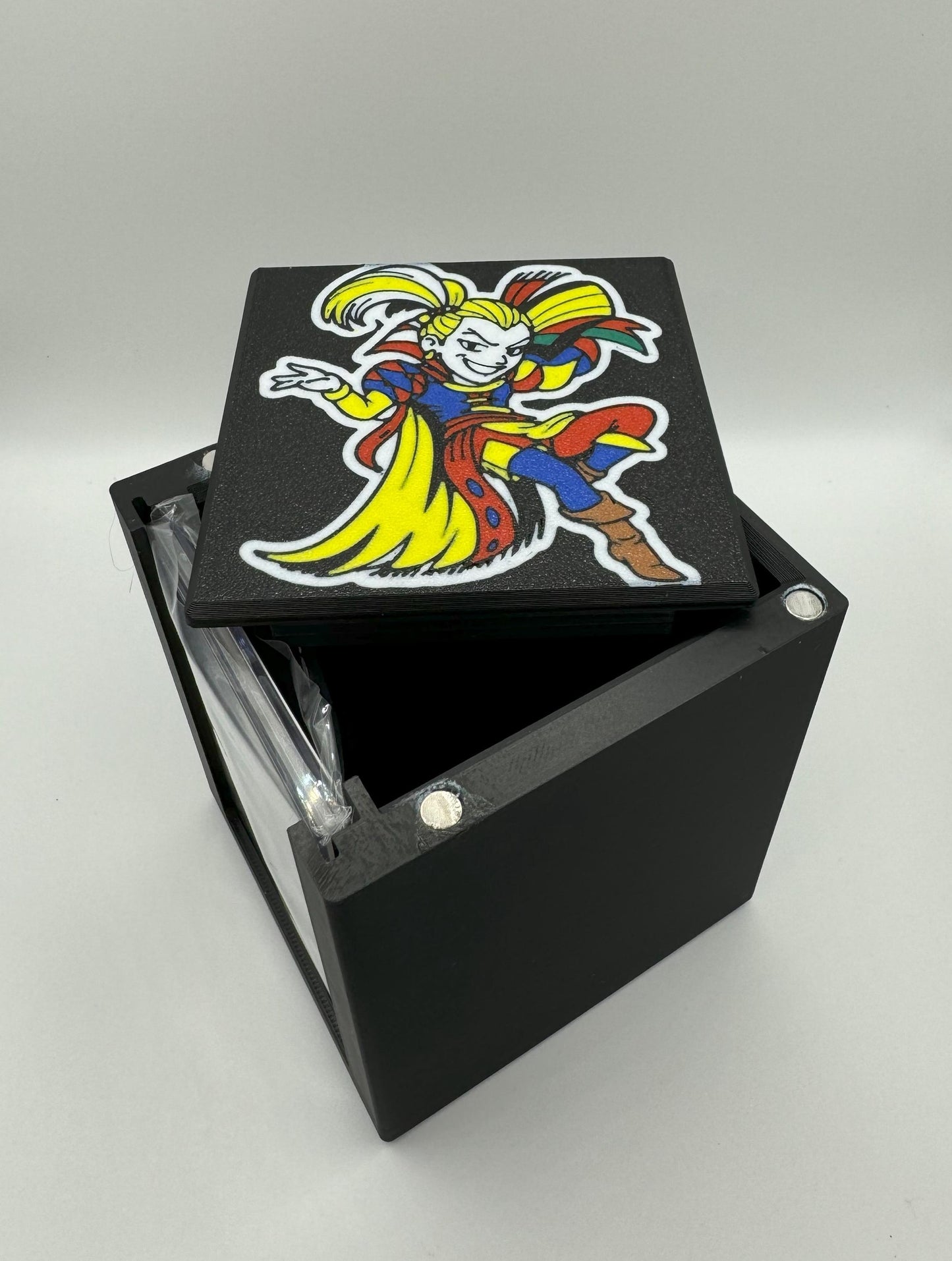 Kefka, Court Mage // Kefka, Ruler of Ruin - Magnetic Commander Showcase Deck Box