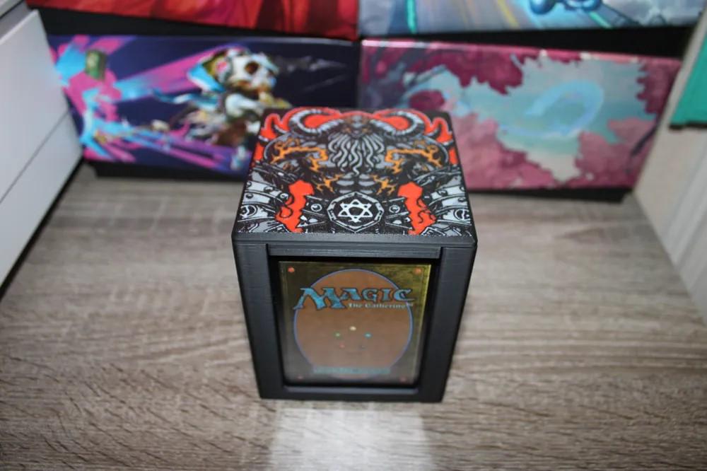 Kardur, Doomscourge - Magnetic Commander Showcase Deck Box
