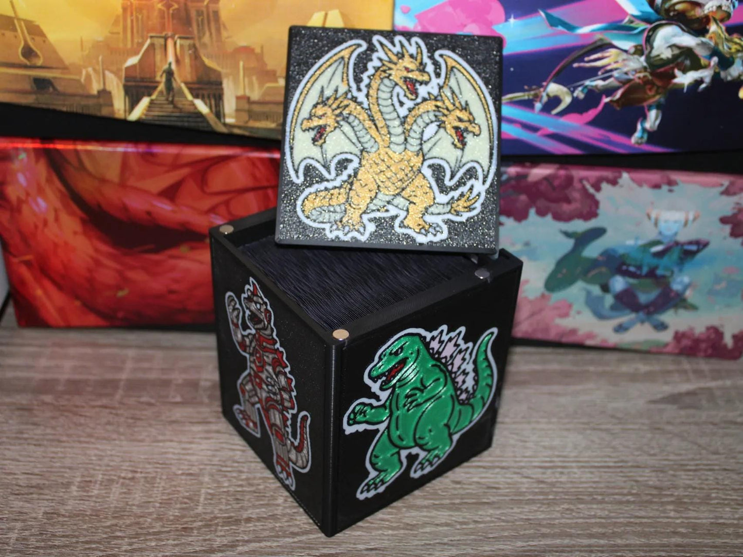 Ghidorah, King of the Cosmos - Magnetic Commander Showcase Deck Box